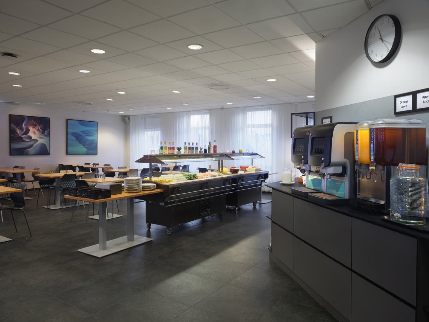 Cabin Hotel, Restaurant