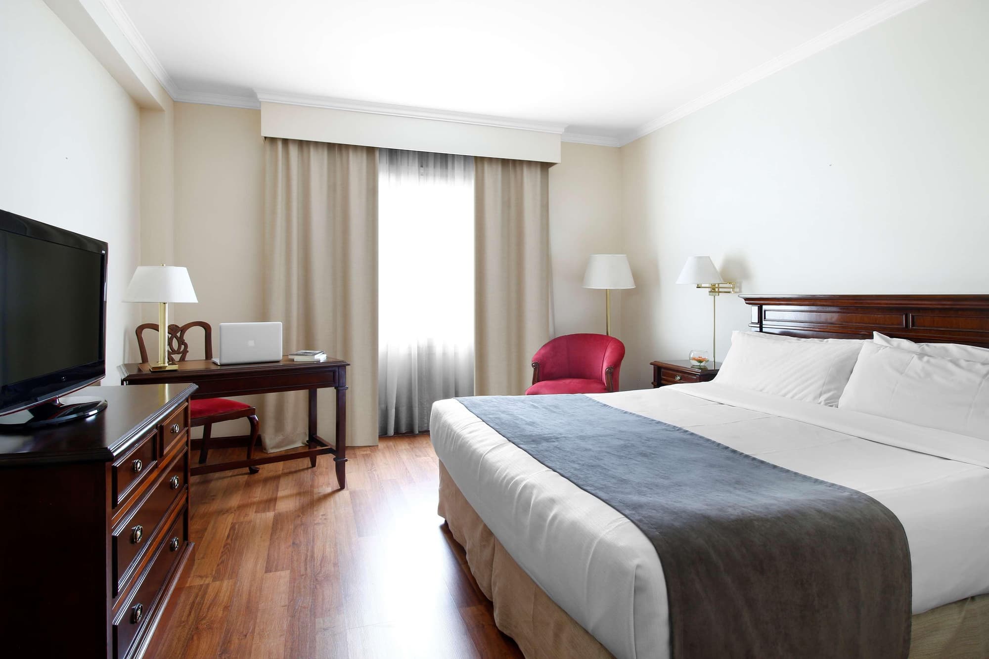 Cyan Americas Towers Hotel