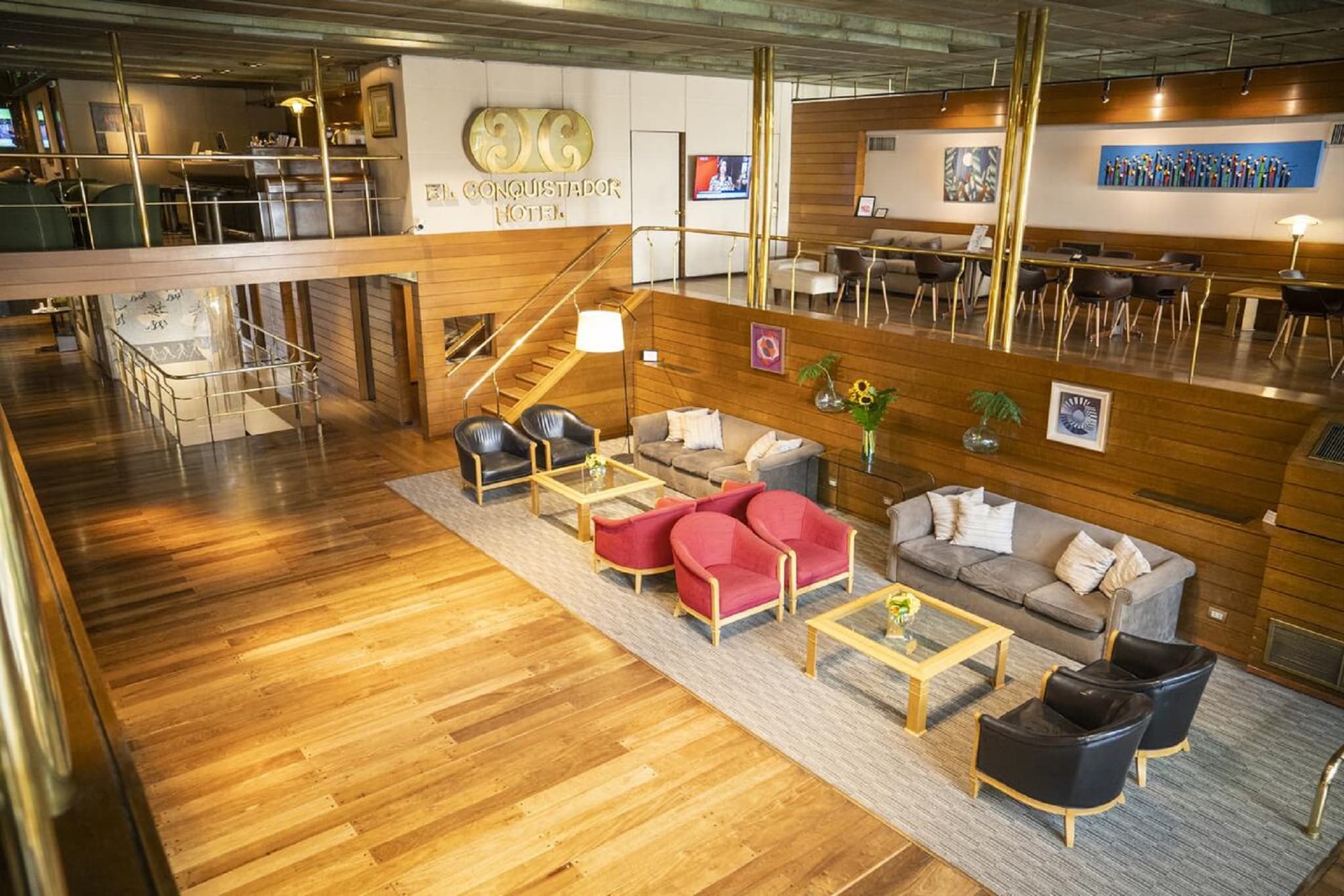 El Conquistador, Lobby