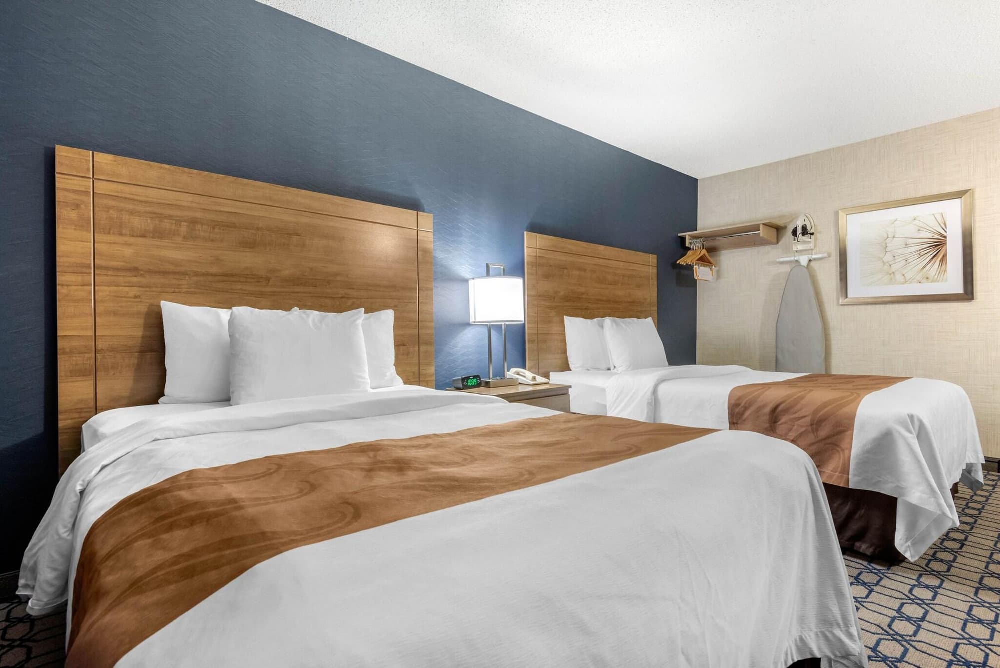 Quality Suites Whitby, Room