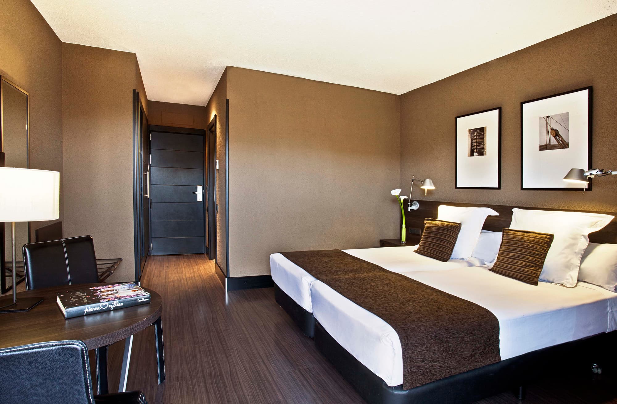 Medium Valencia, Room