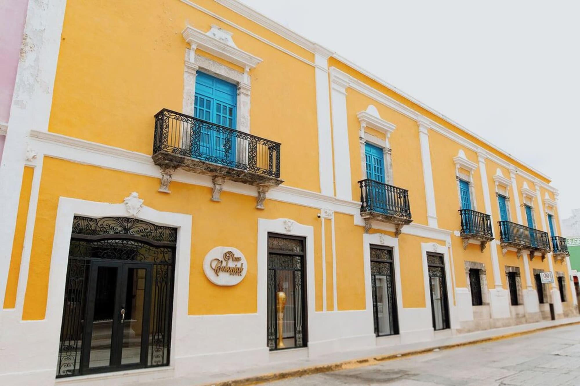 Plaza Colonial