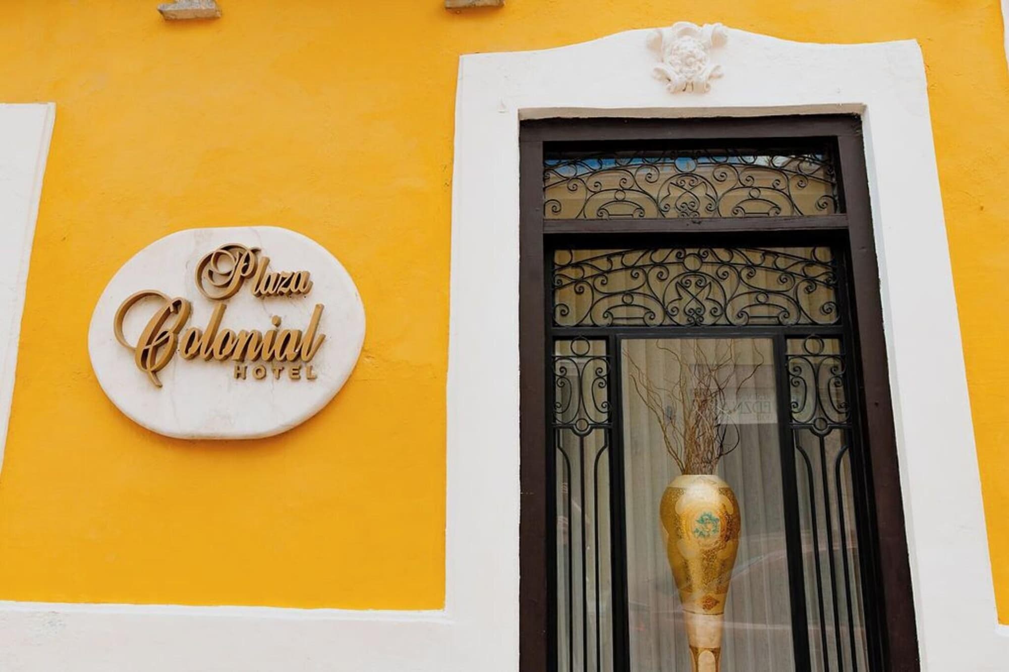 Plaza Colonial