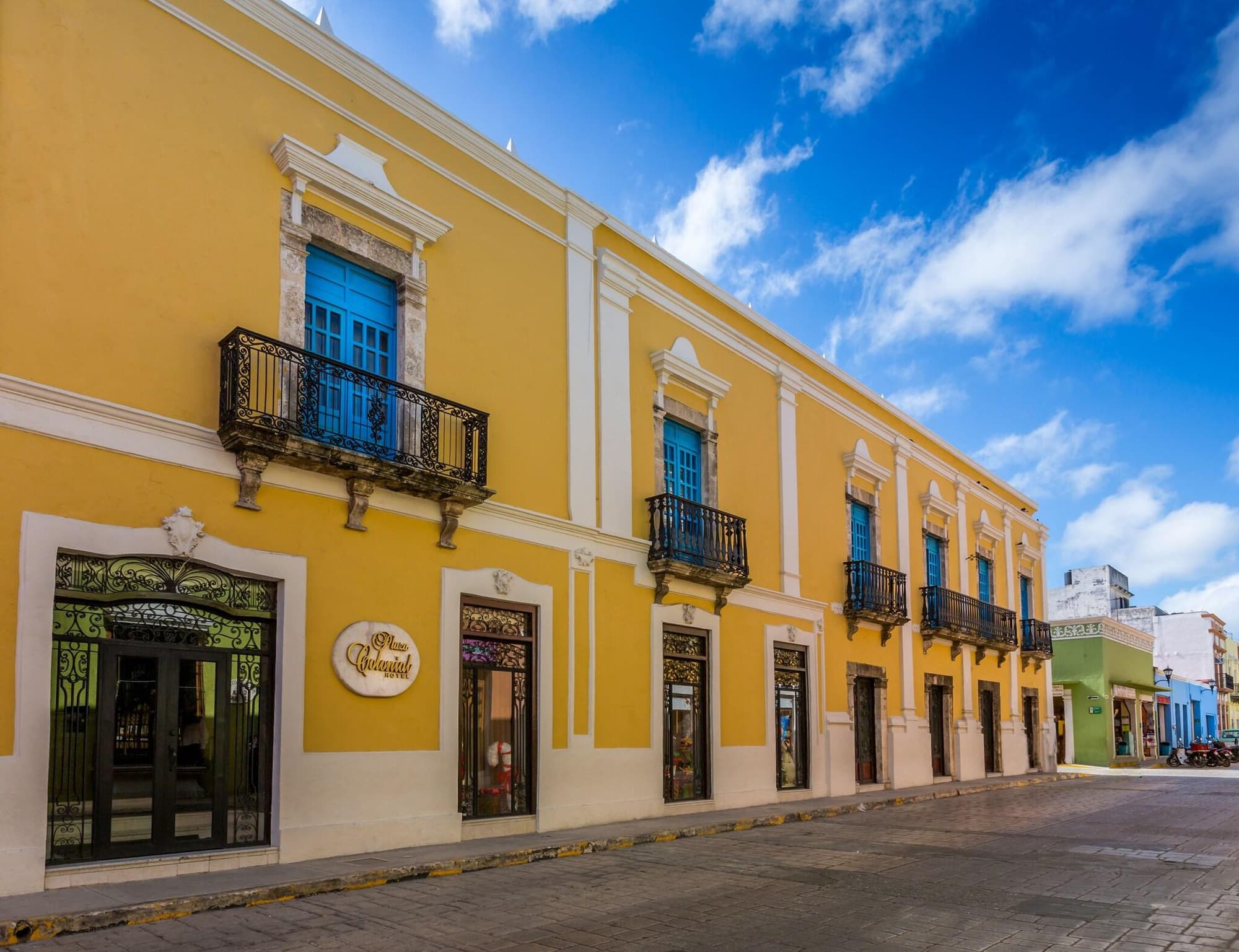 Plaza Colonial