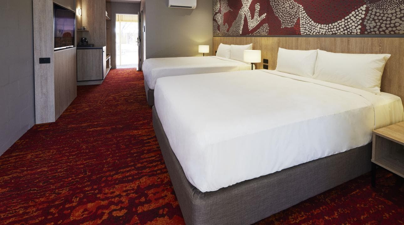 Outback Hotel & Lodge