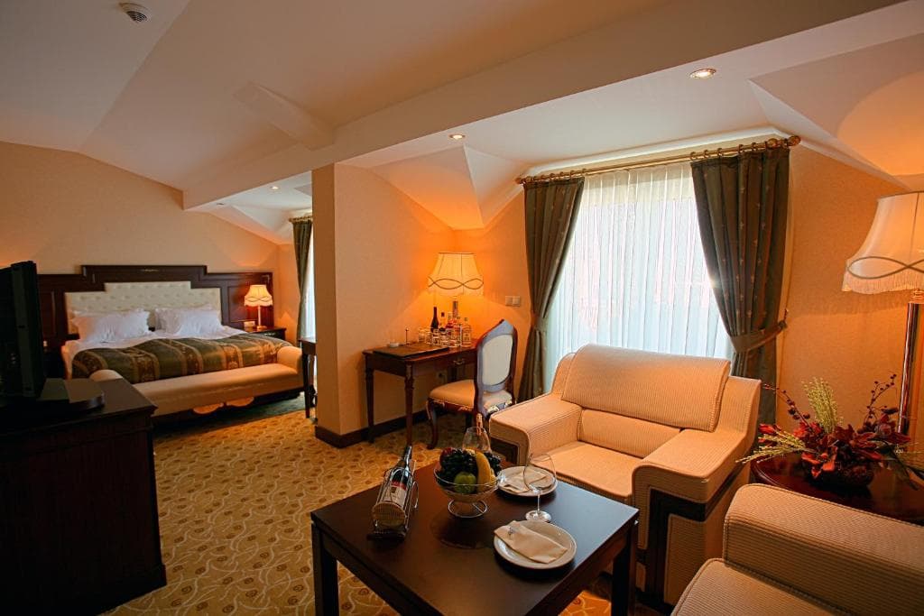 Latanya Palm Airport Aleria Hotels