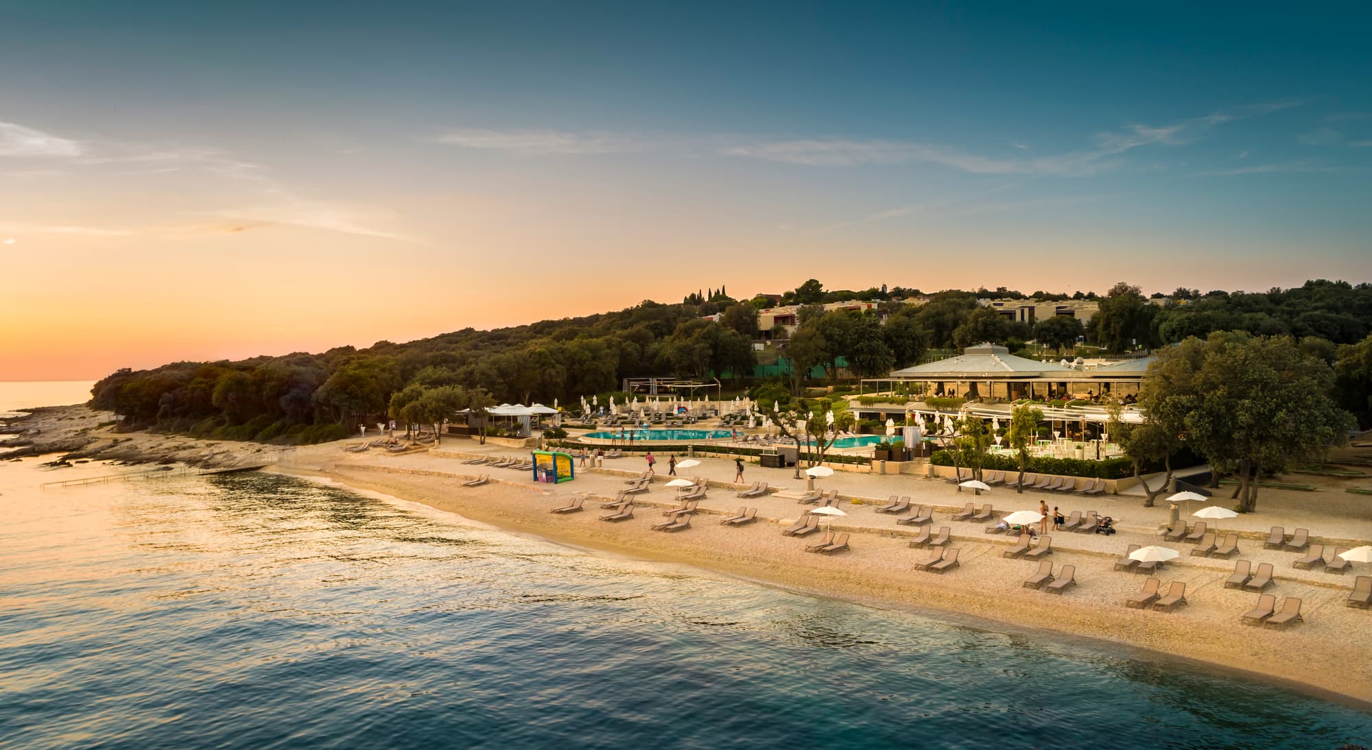 Maistra Select Amarin Resort