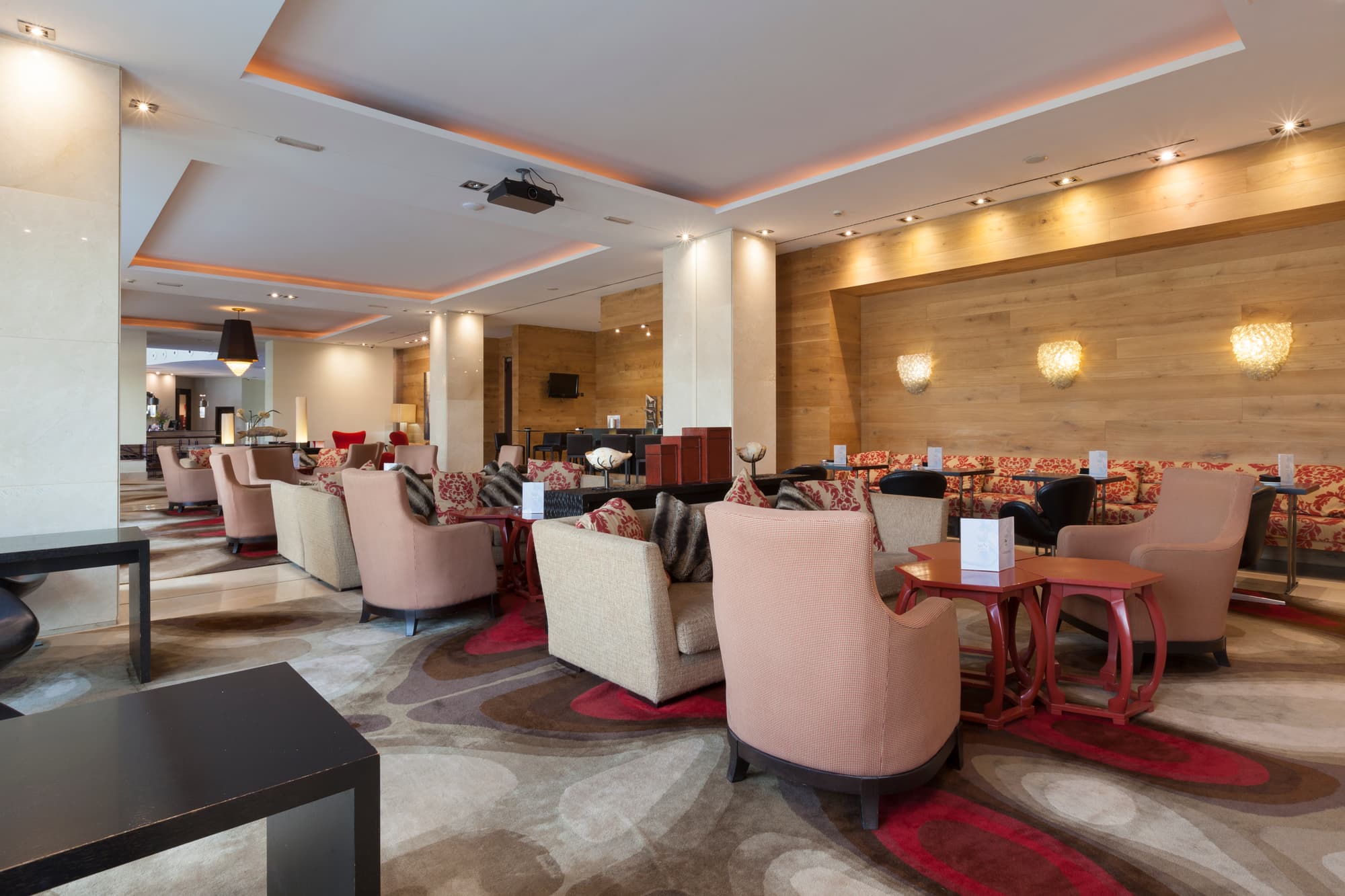 URH Zen Balagares, Lobby