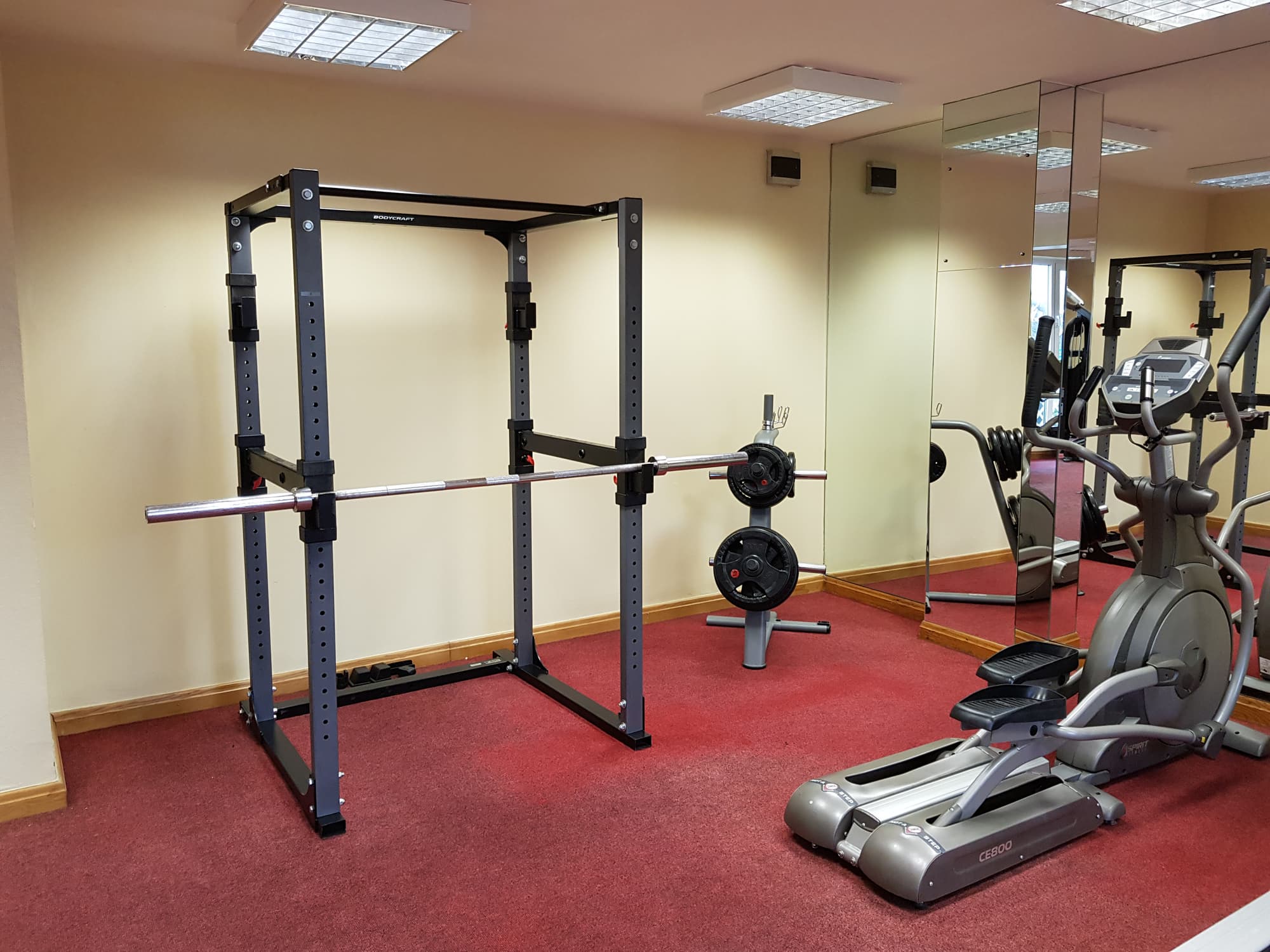 Maldron Hotel Newlands Cross, Sports and Entertainment