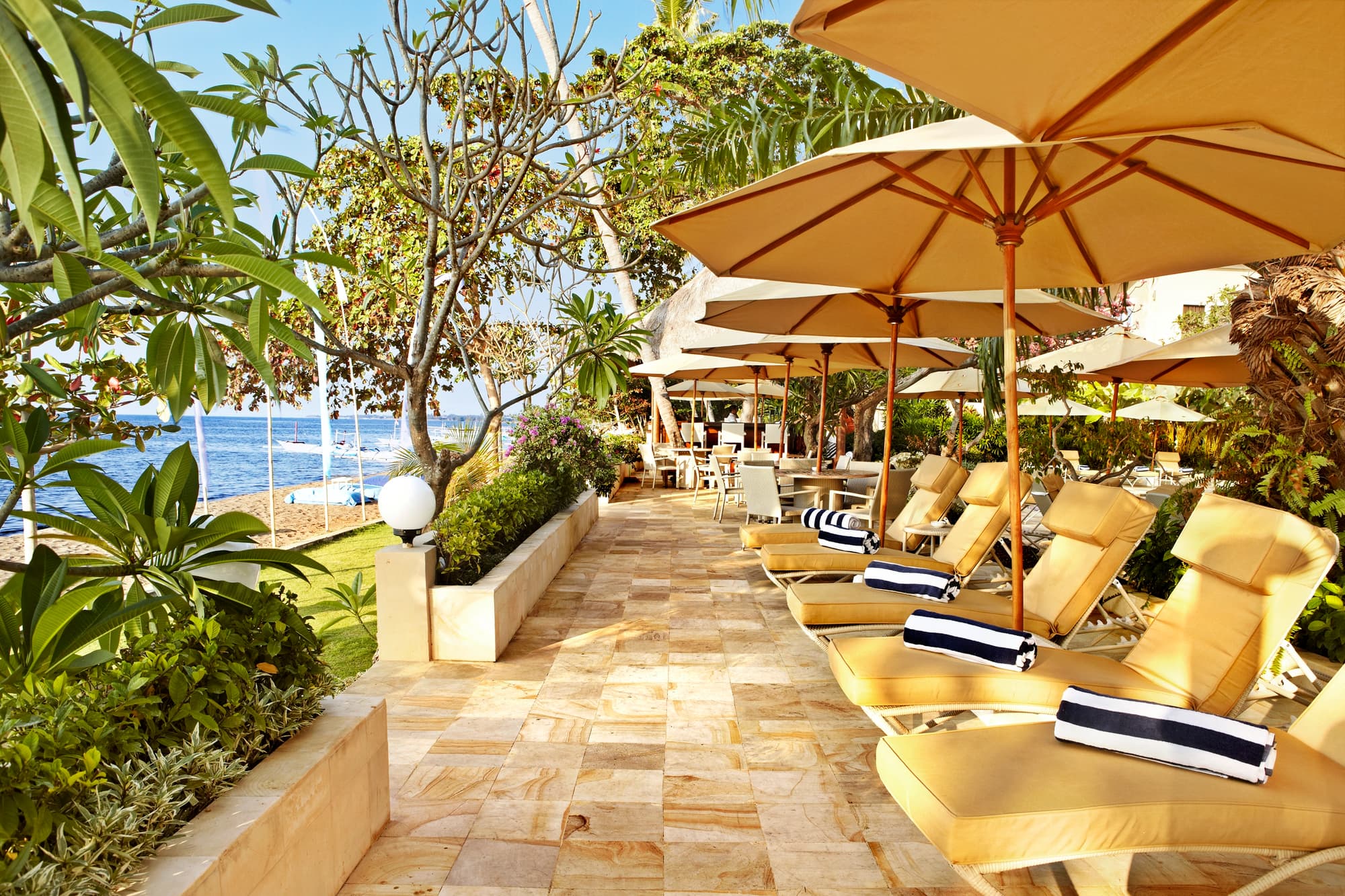 The Lovina Villas, Beach