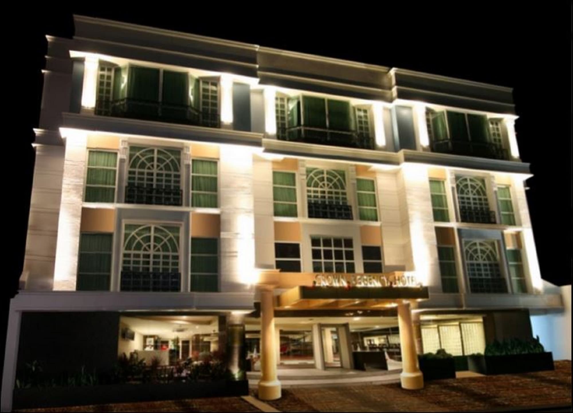 Crown Regency Hotel Makati