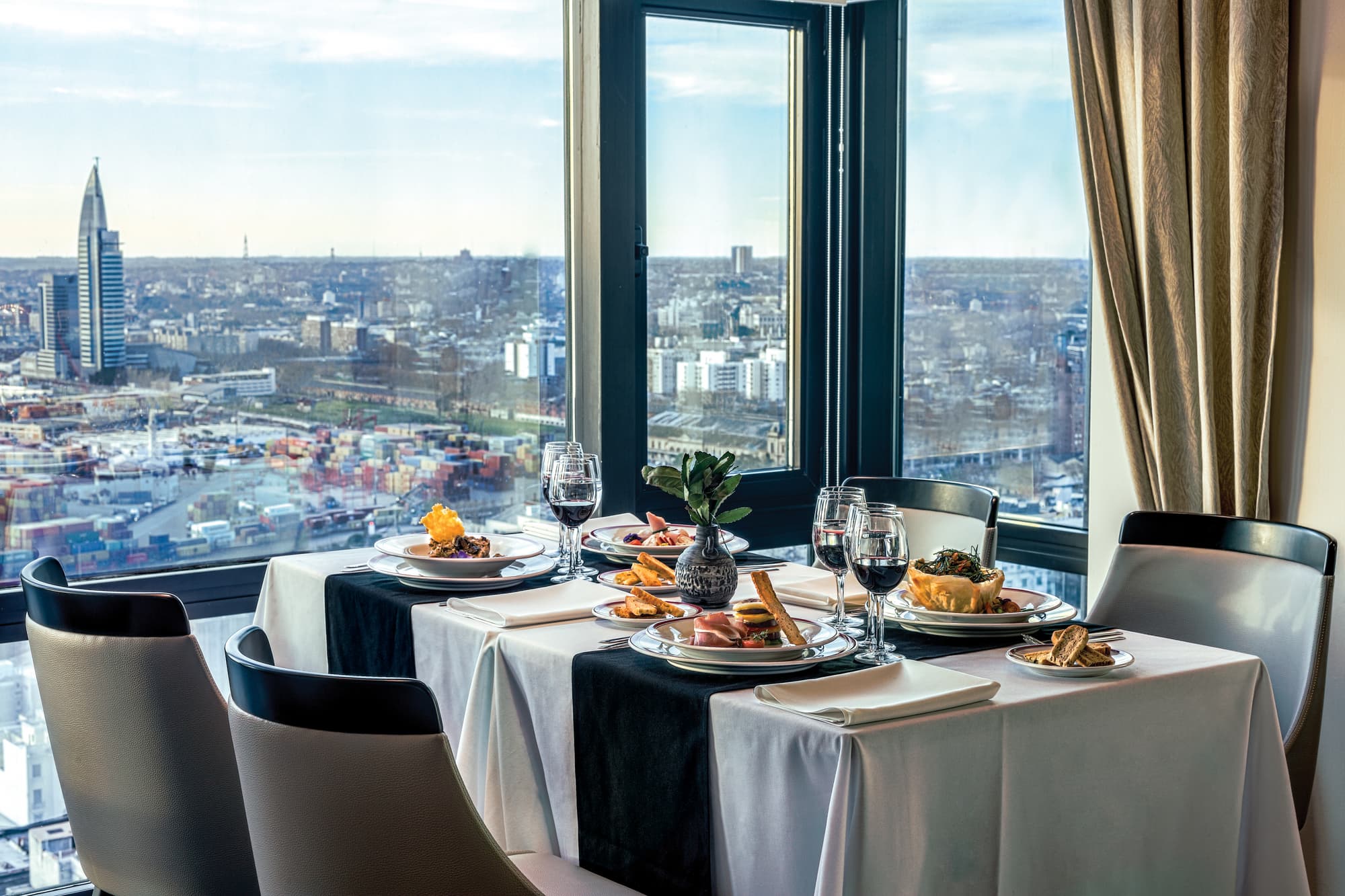 Radisson Montevideo, Restaurant