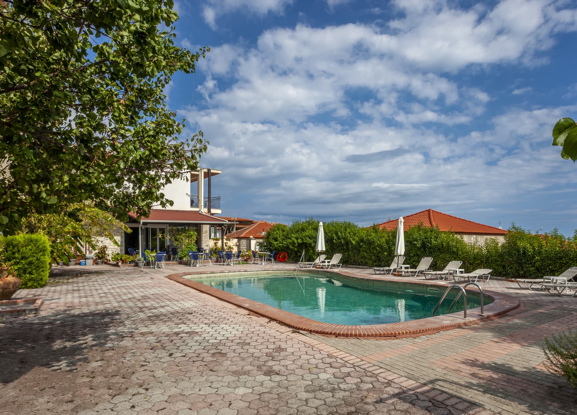 Skentos Hotel