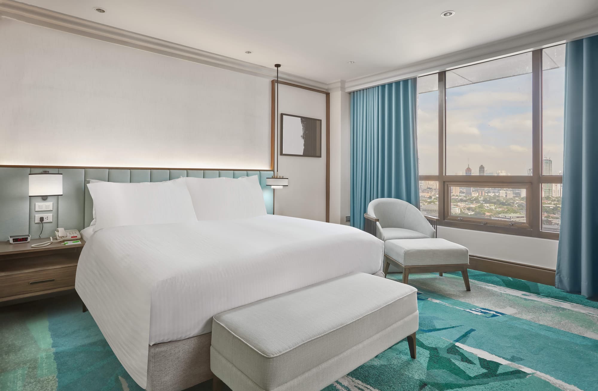 Holiday Inn Galleria Manila