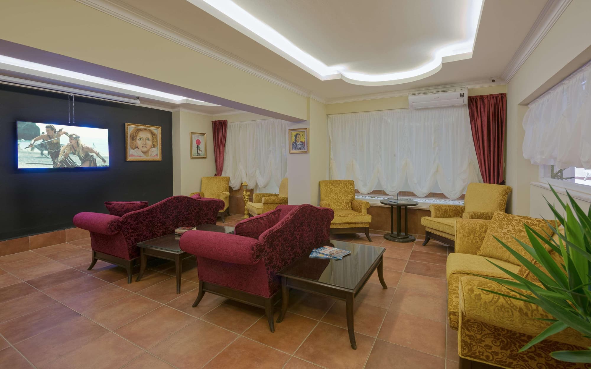 Antique Roman Palace Museum Hotel +16