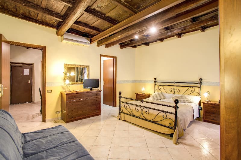 Anfiteatro Flavio, Room