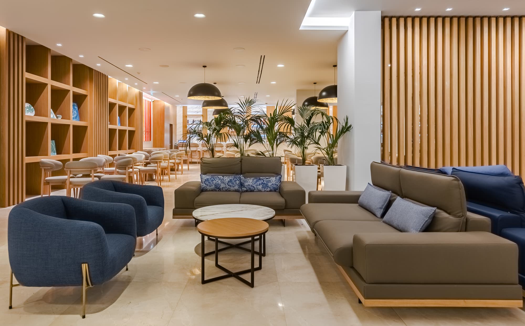 Blue Lagoon Queen, Lobby