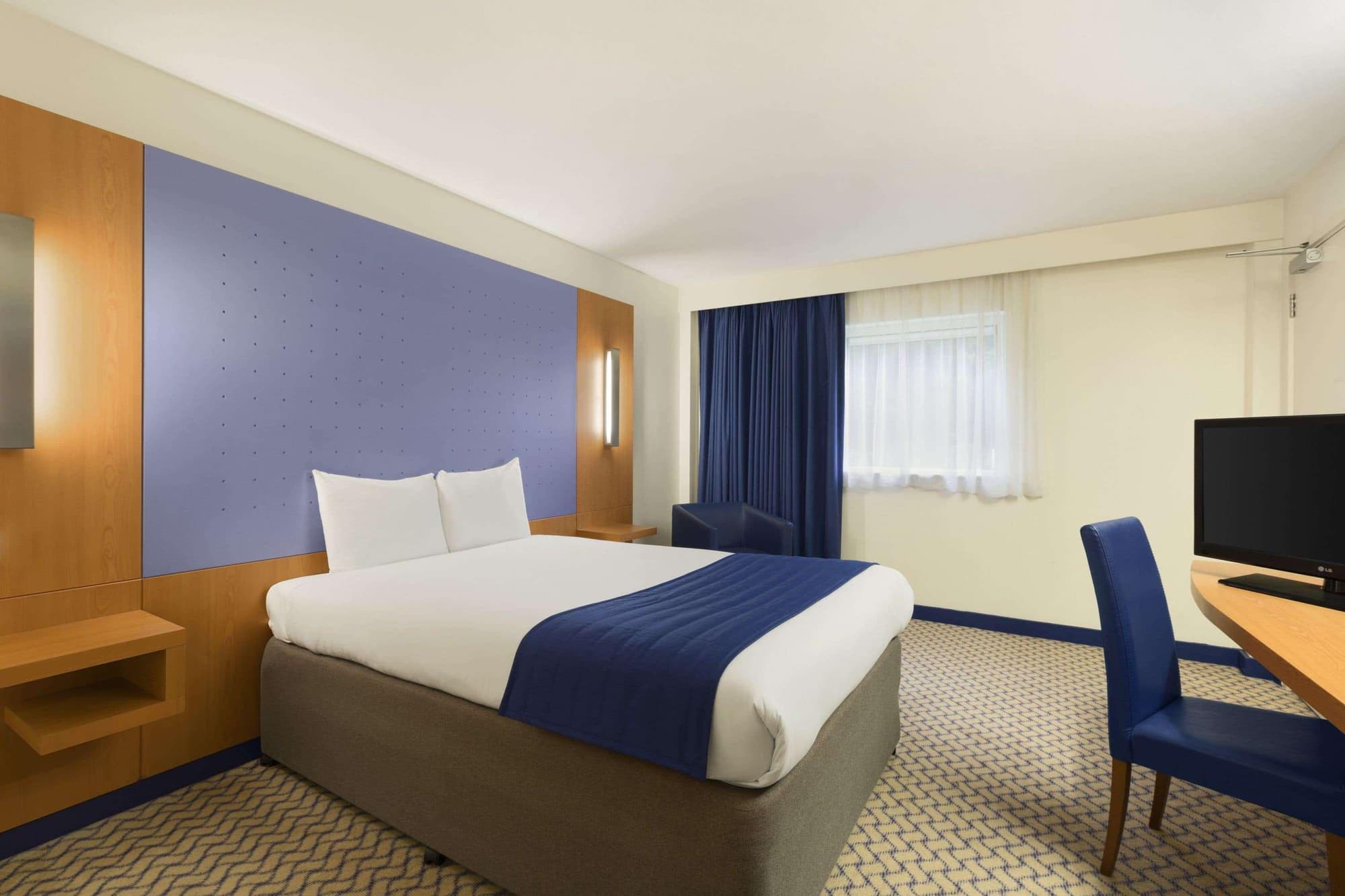 Ramada London North M1