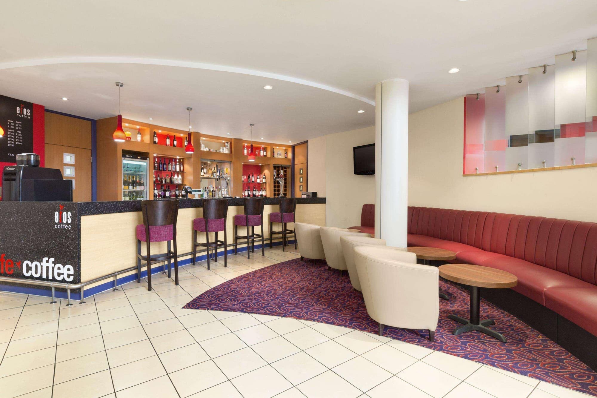Ramada London North M1