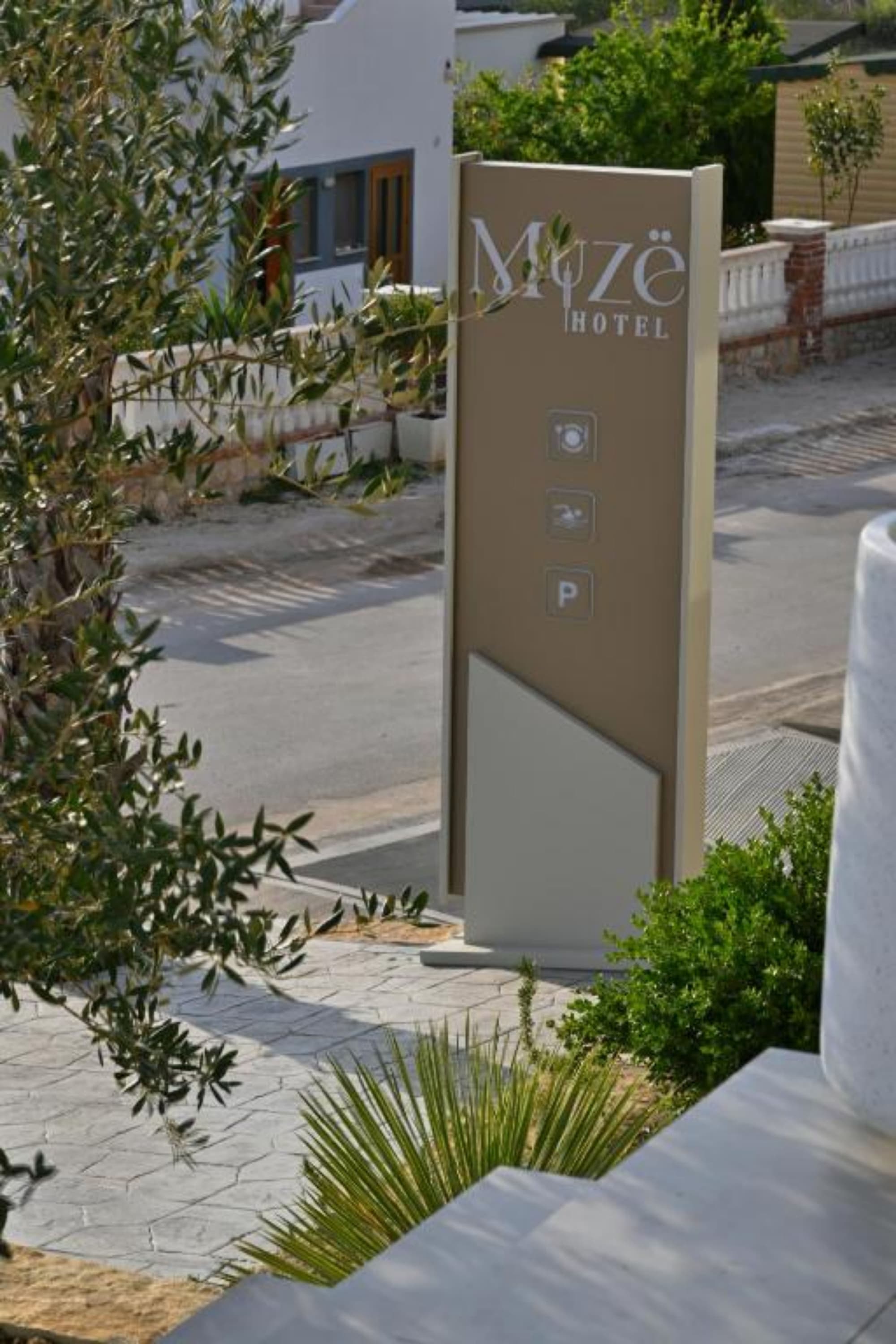 Muze Hotel