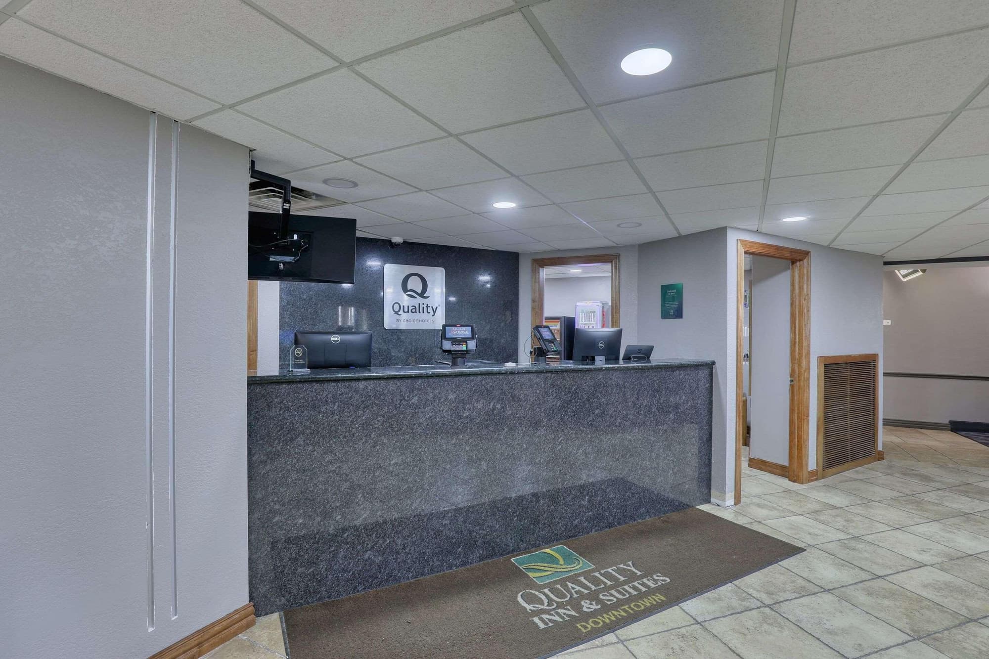 Quality Inn & Suites Green Bay Downtown