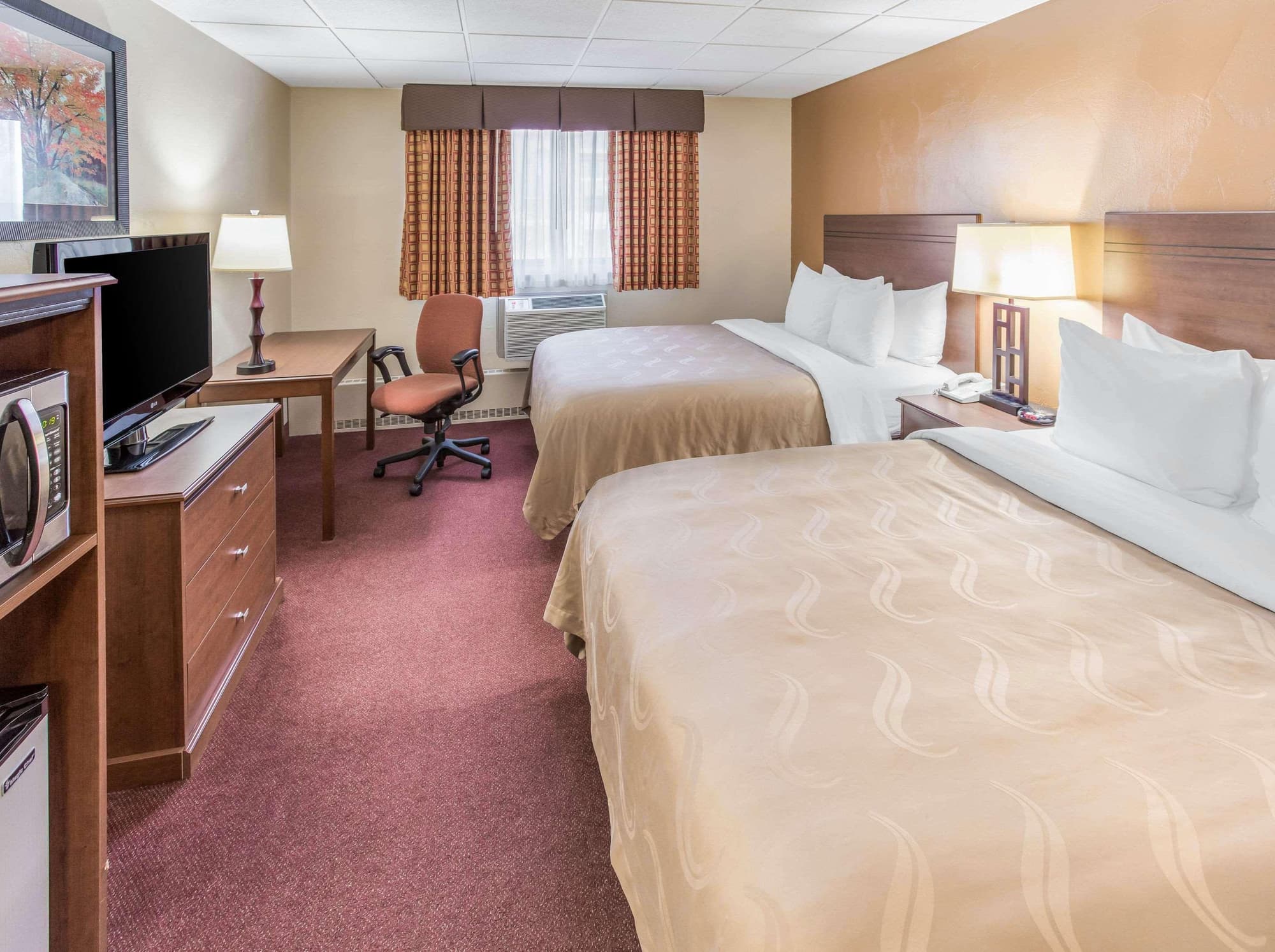 Quality Inn & Suites Green Bay Downtown