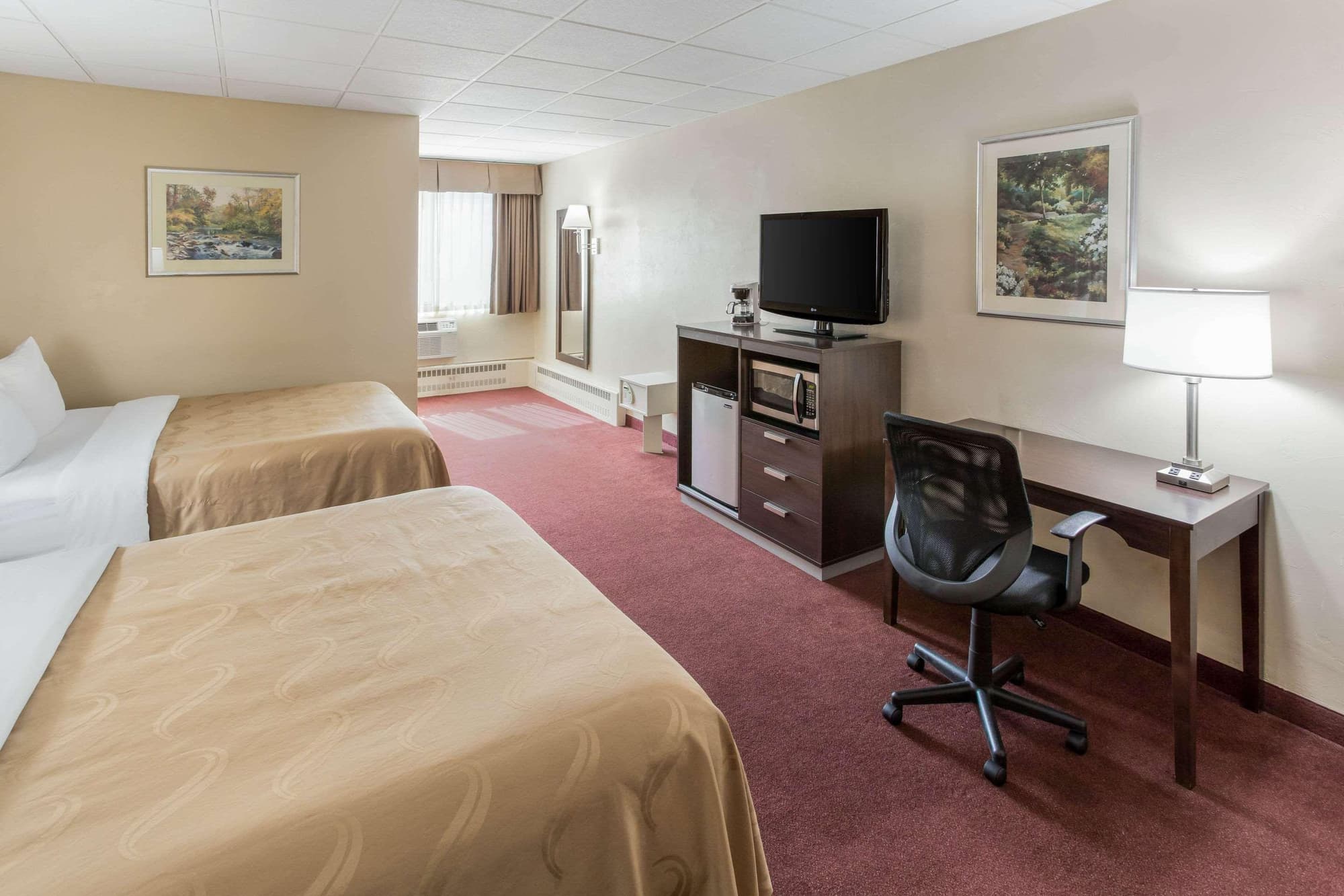 Quality Inn & Suites Green Bay Downtown