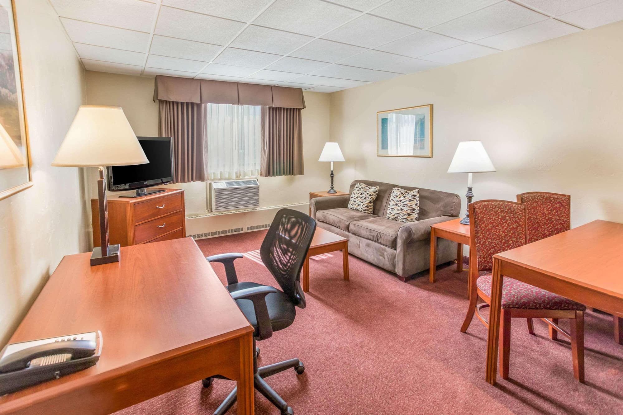 Quality Inn & Suites Green Bay Downtown