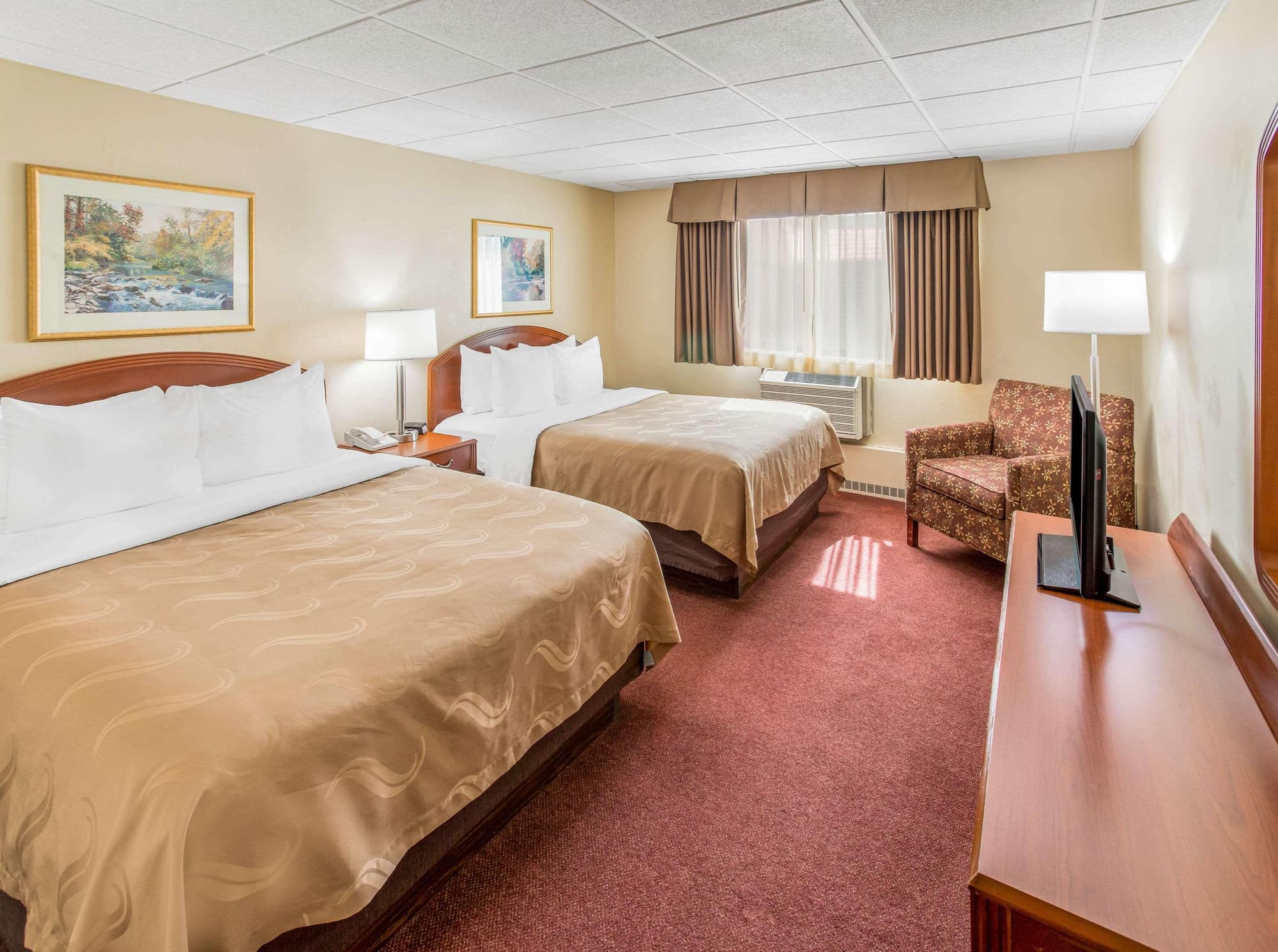 Quality Inn & Suites Green Bay Downtown