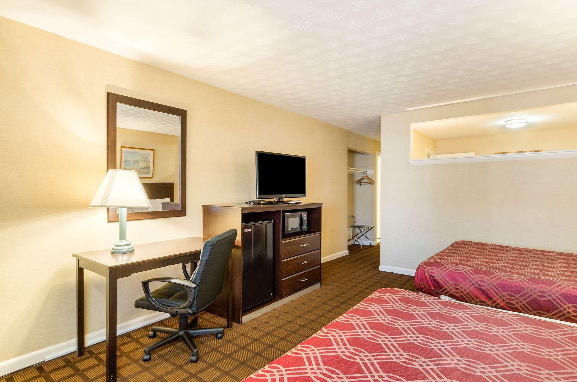 Howard Johnson by Wyndham Malden Boston Area