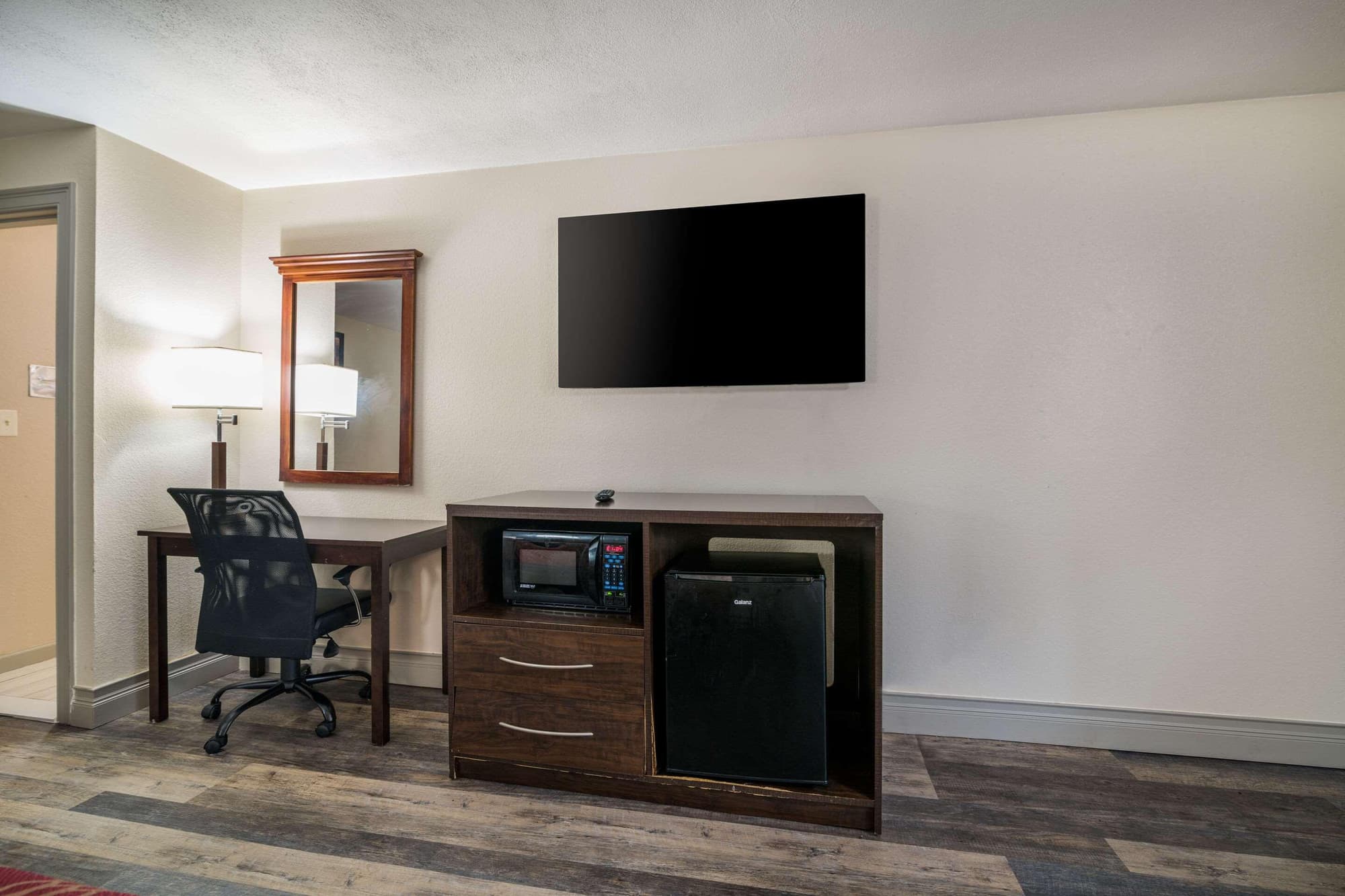 Howard Johnson by Wyndham Malden Boston Area