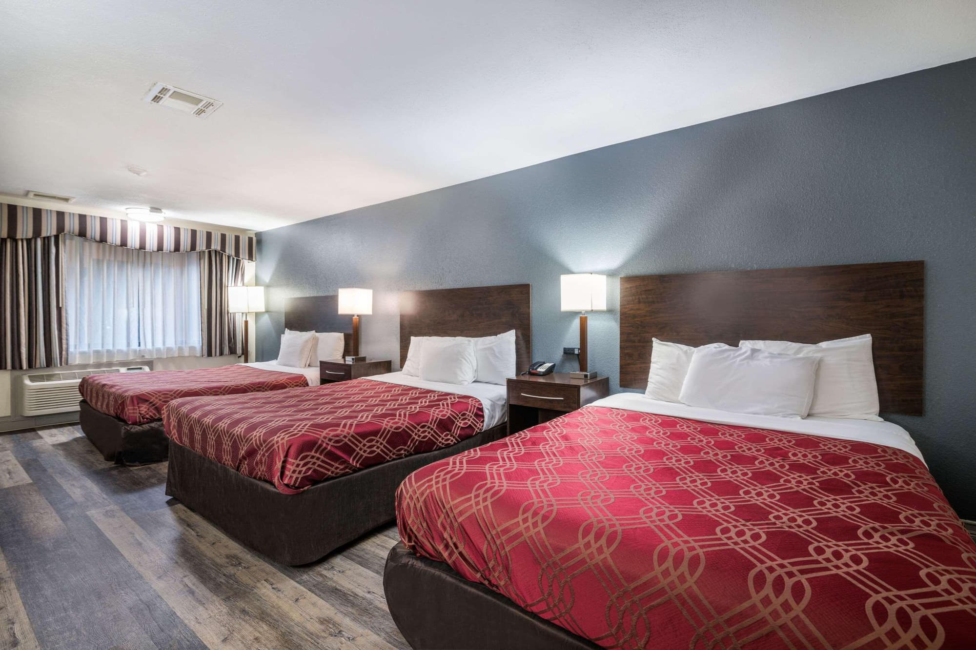 Howard Johnson by Wyndham Malden Boston Area