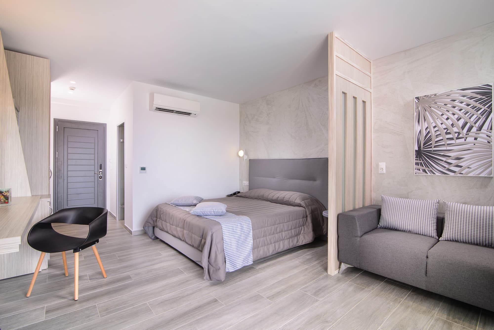 Lagomandra Beach Hotel