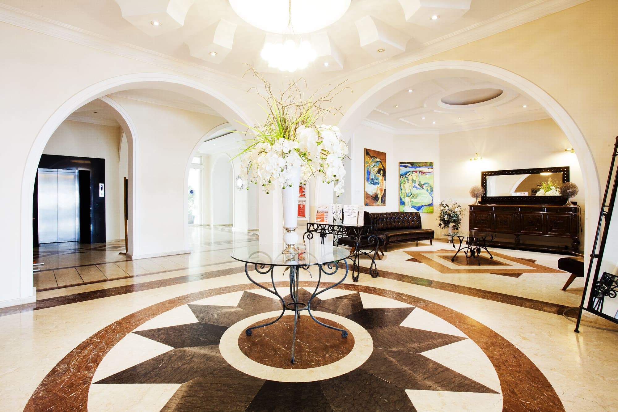 Dome Hotel