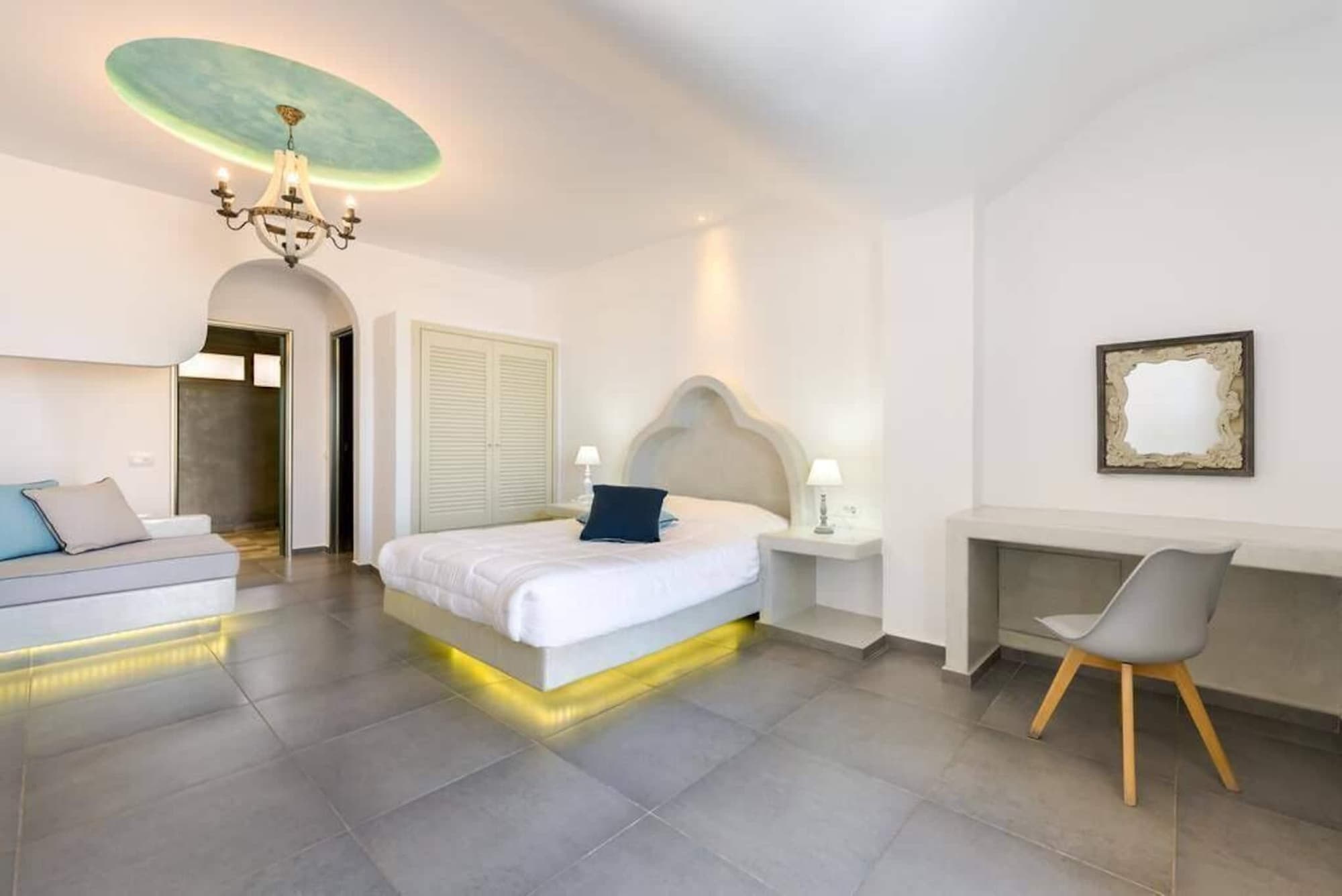 Suites Blue Hotel and Spa