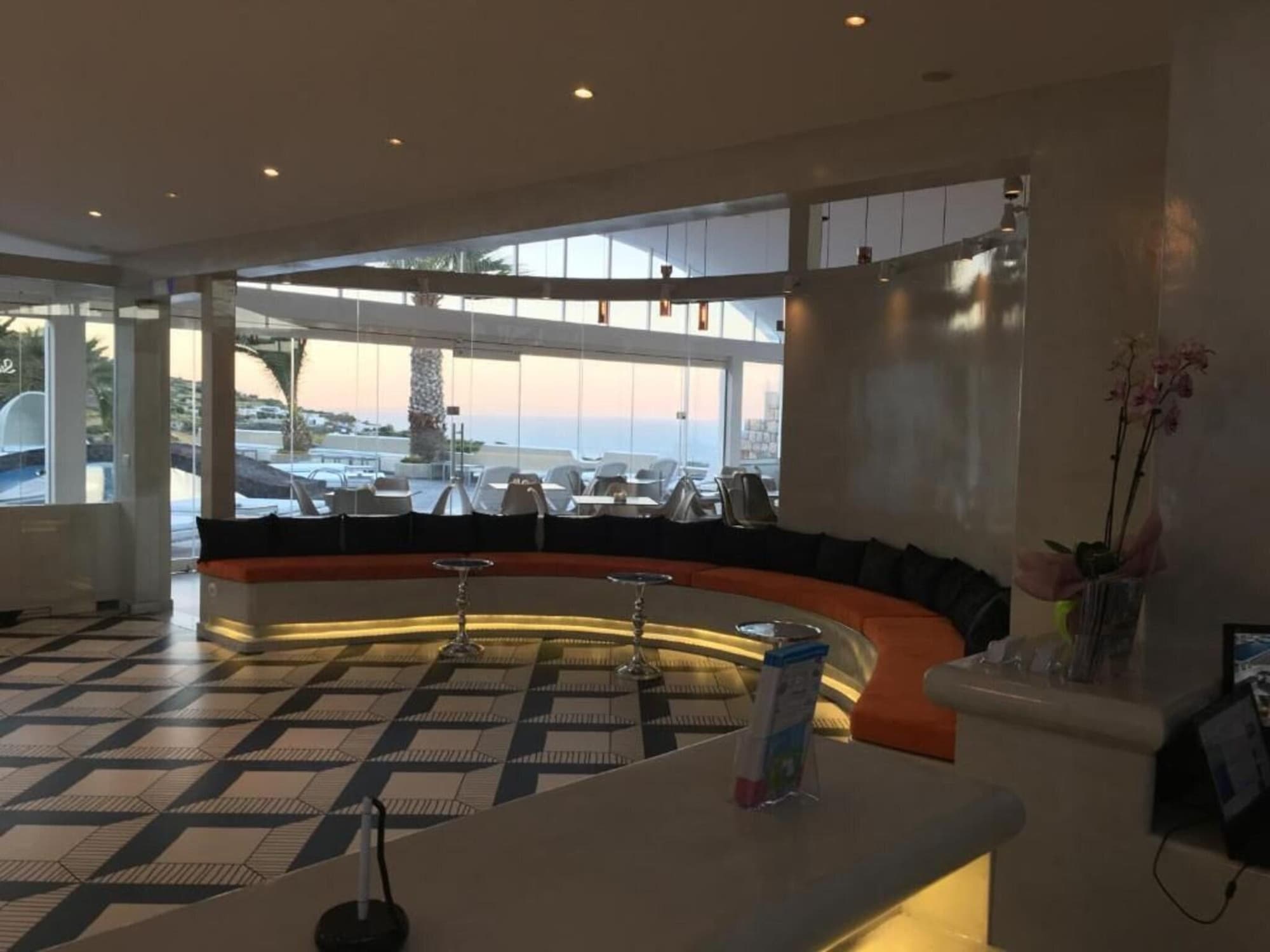 Suites Blue Hotel and Spa