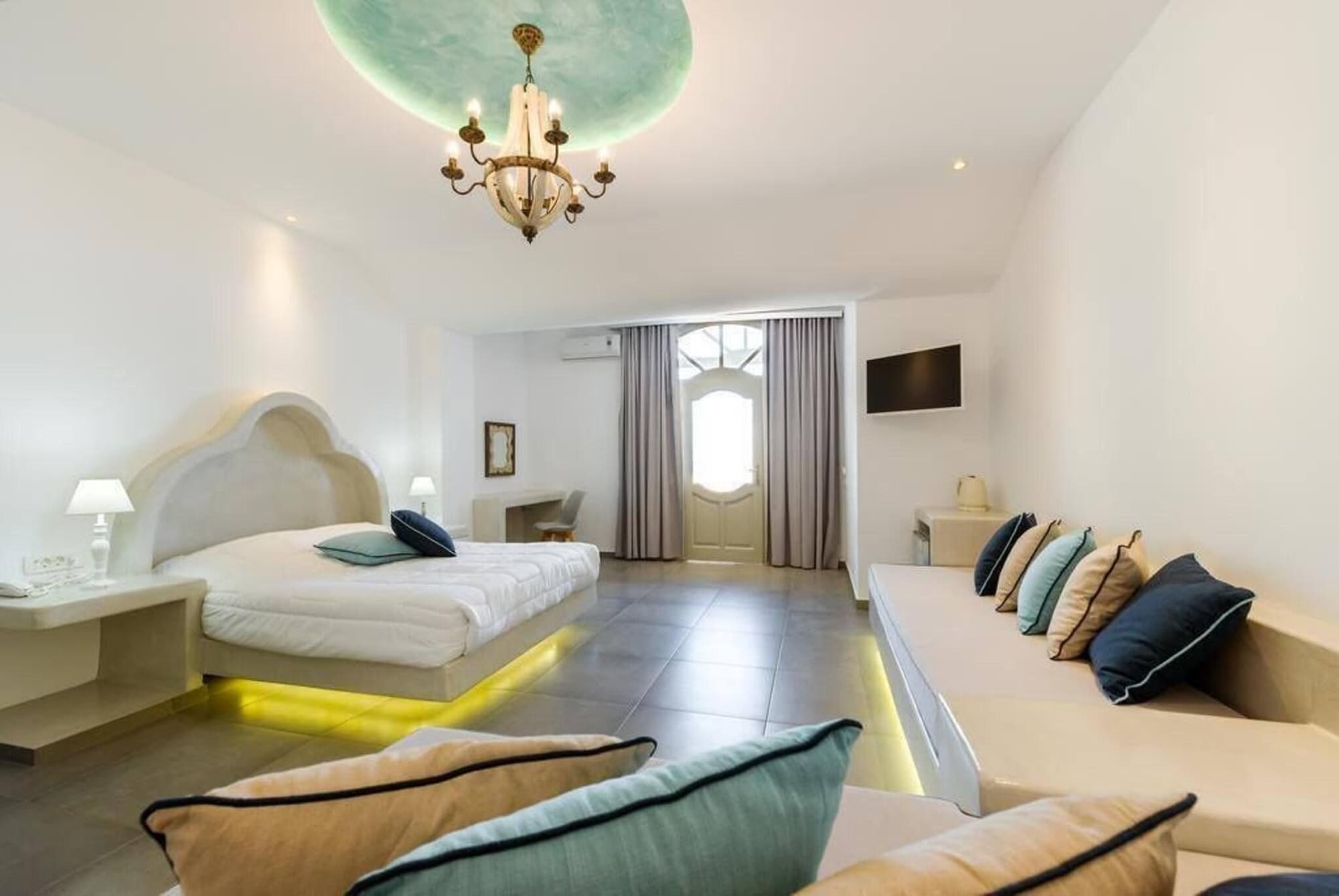 Suites Blue Hotel and Spa