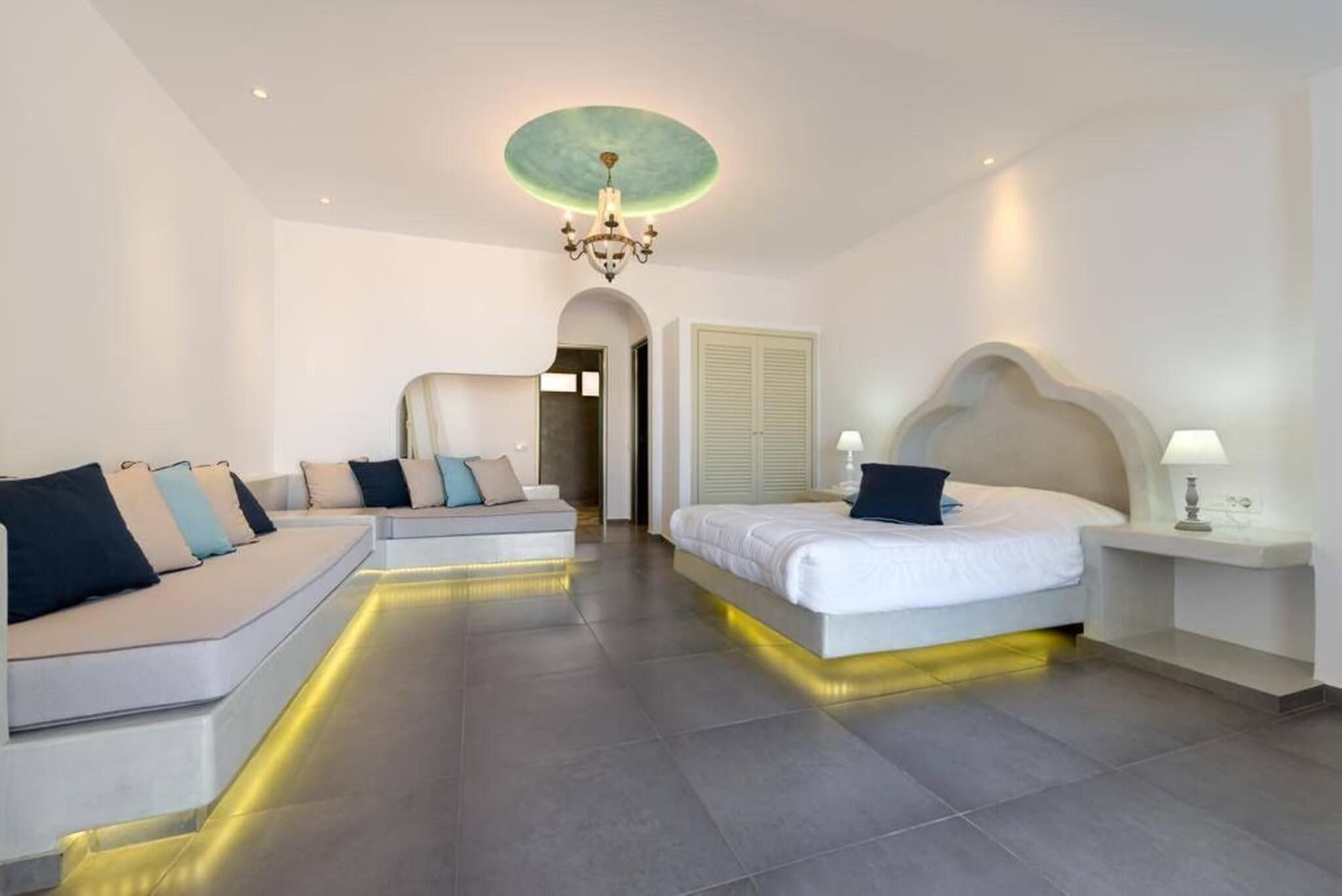 Suites Blue Hotel and Spa