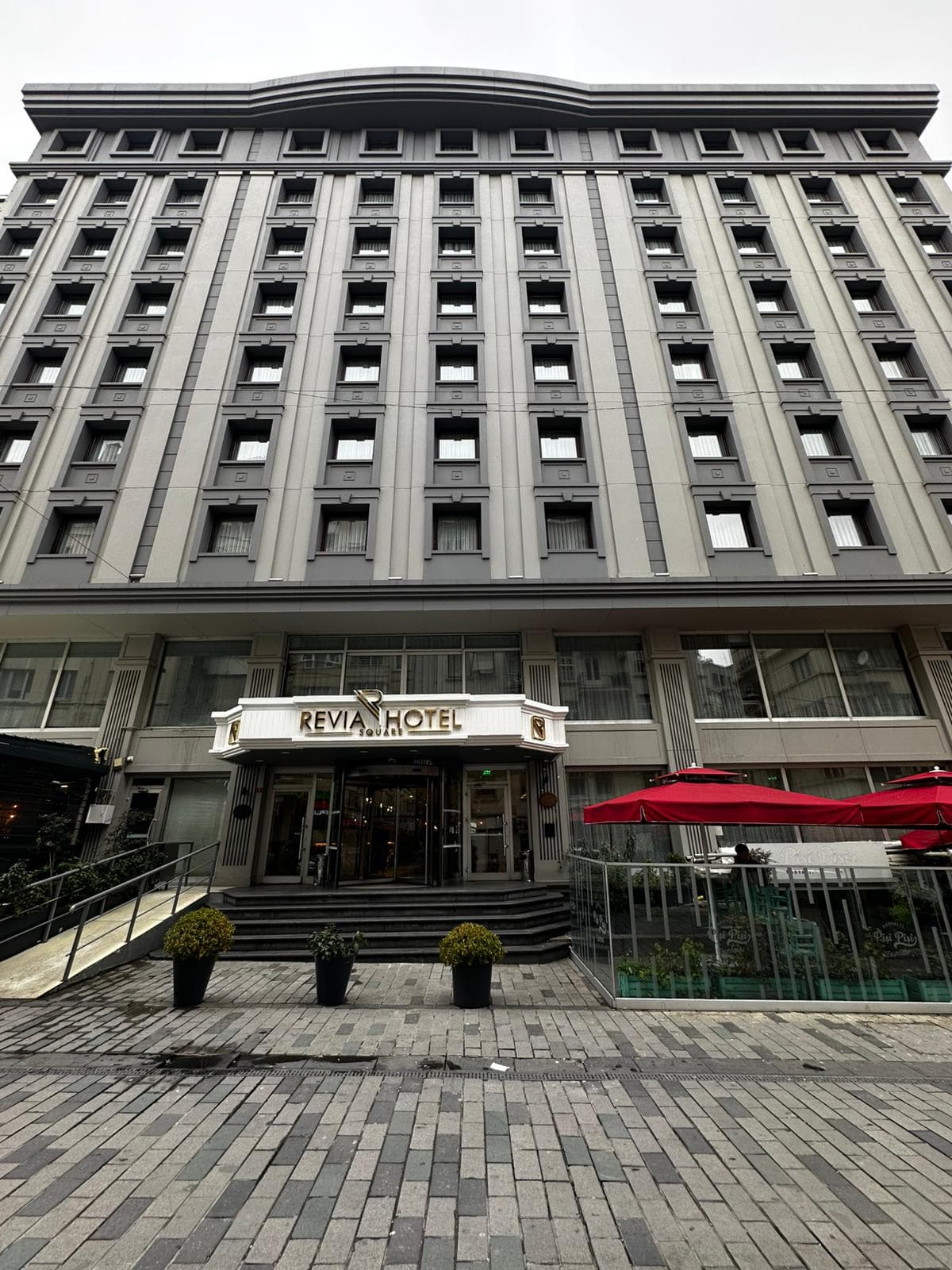 Revia Square Hotel