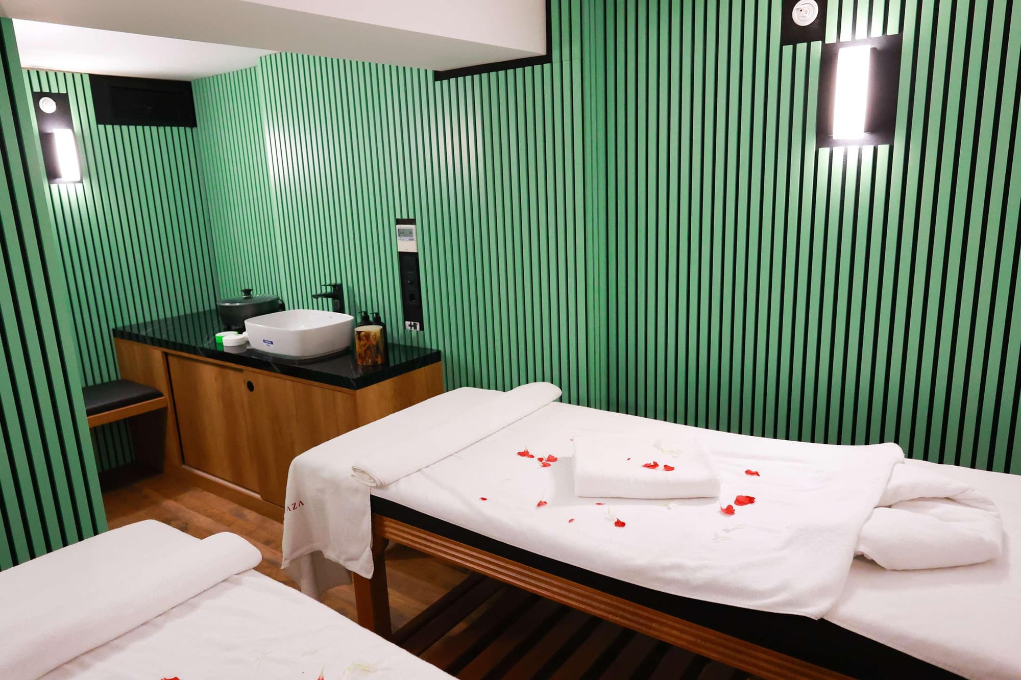 Revia Square Hotel