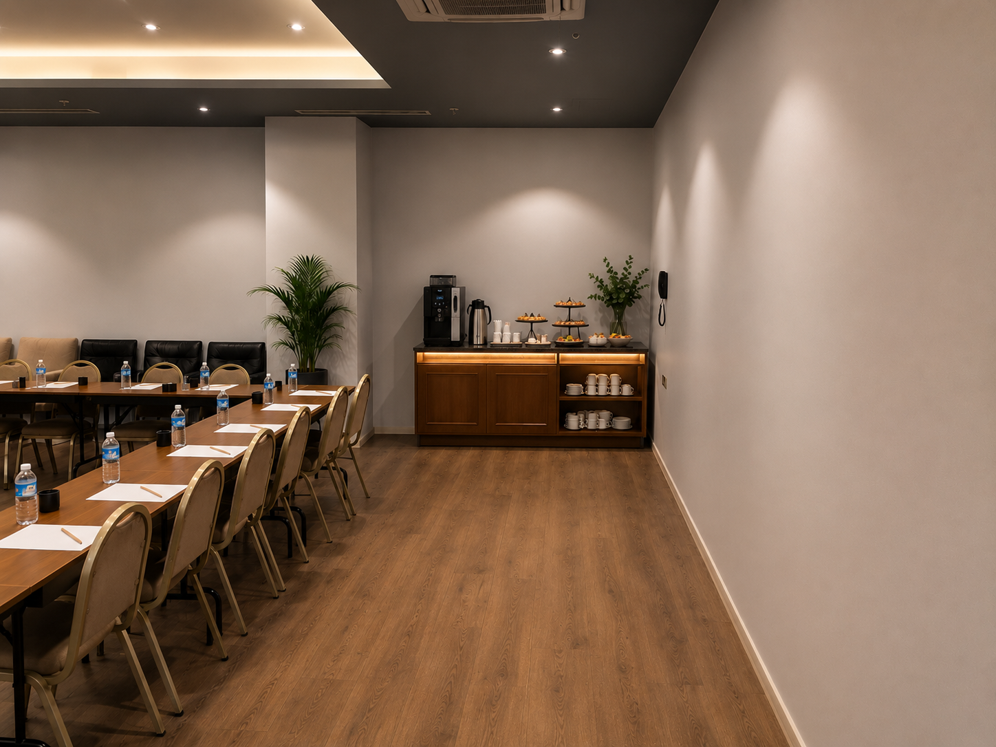 Revia Square Hotel