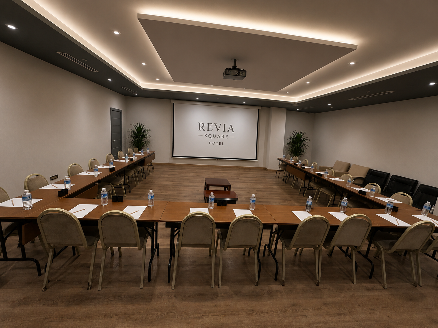 Revia Square Hotel
