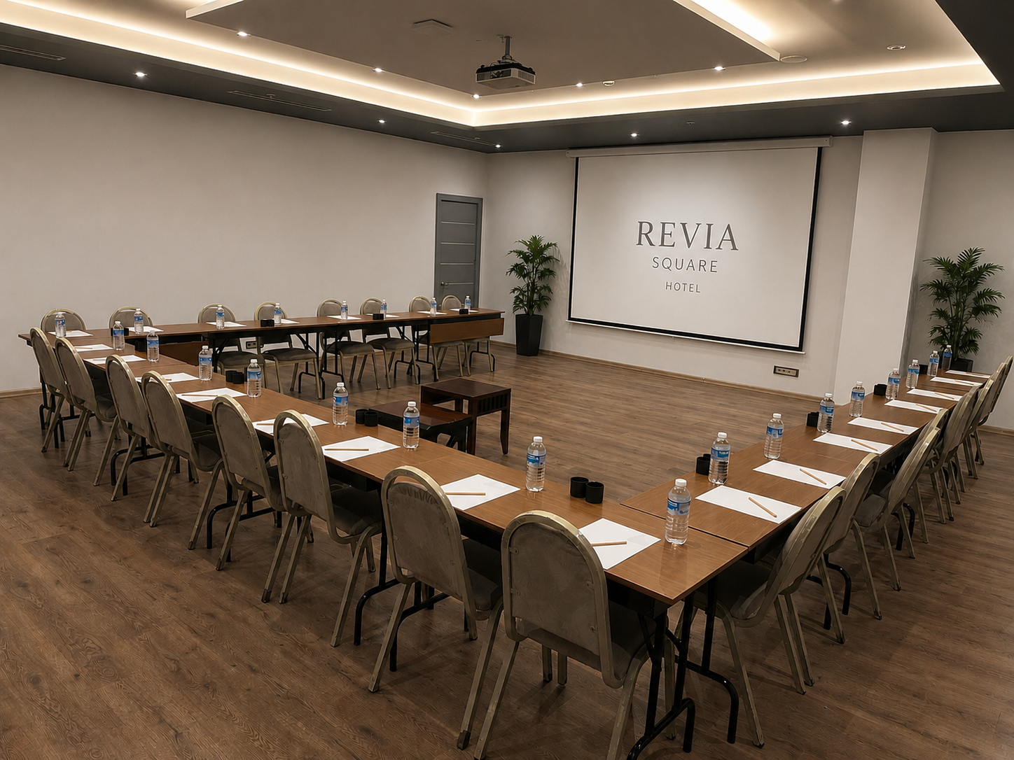 Revia Square Hotel