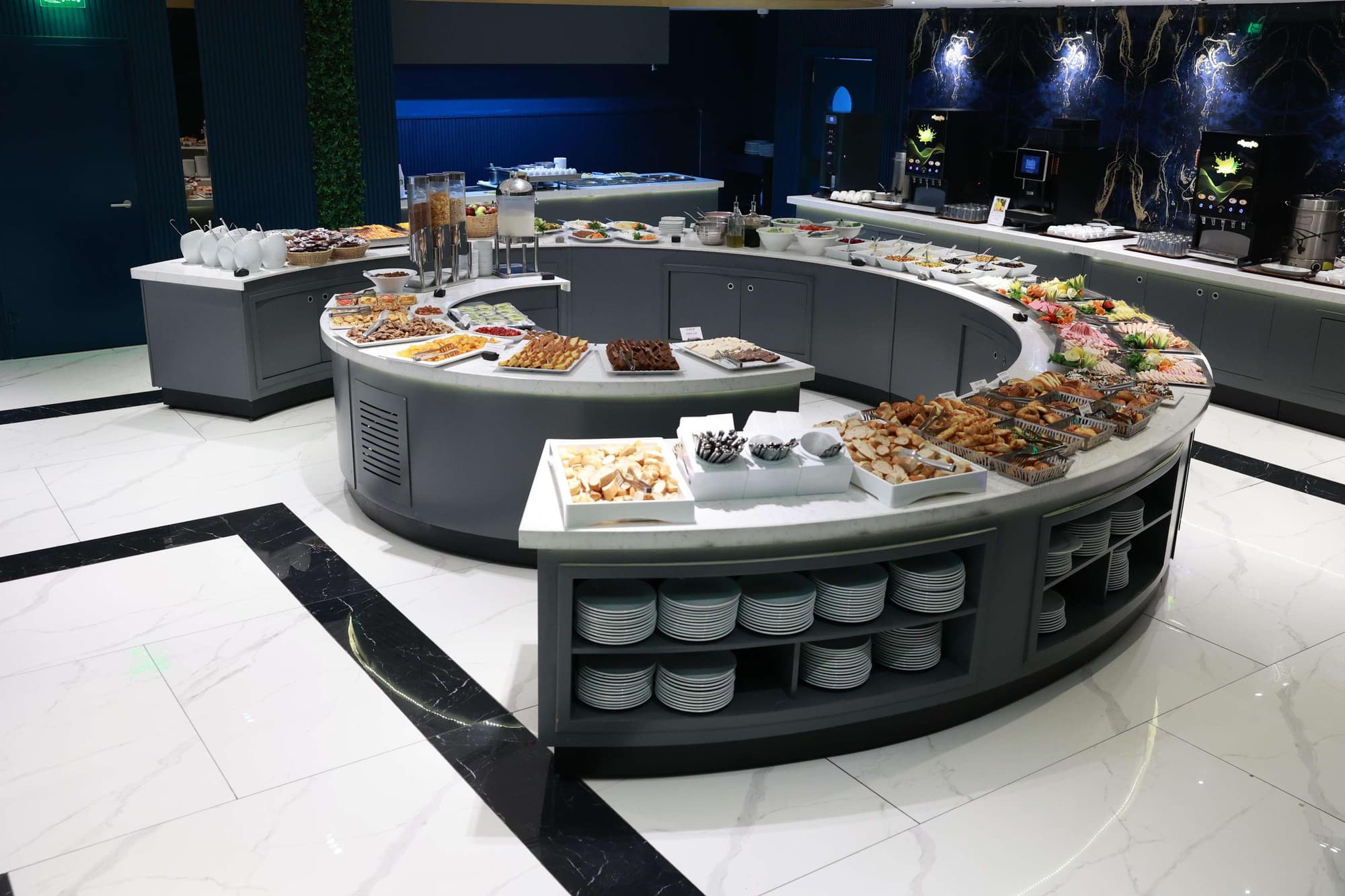 Revia Square Hotel