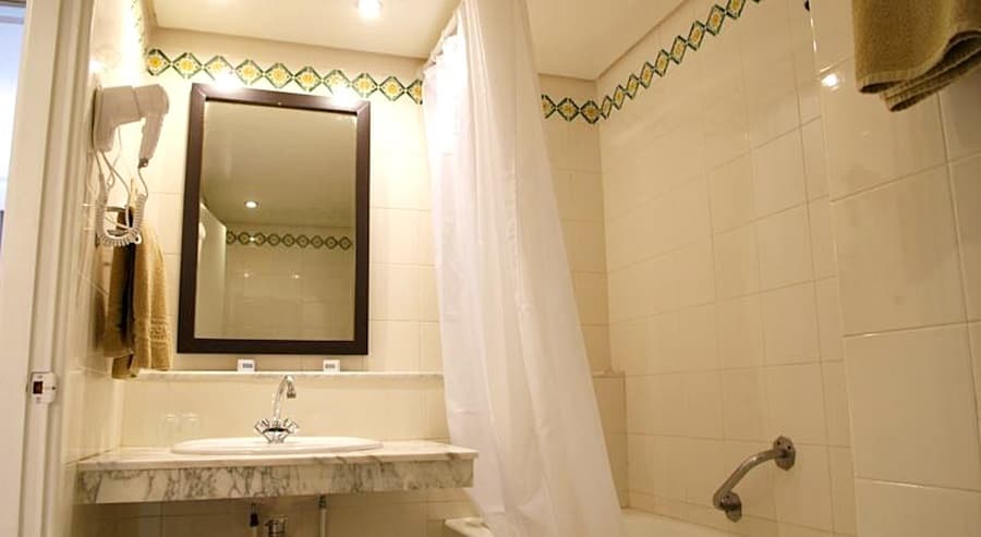 Les Ambassadeurs, General view