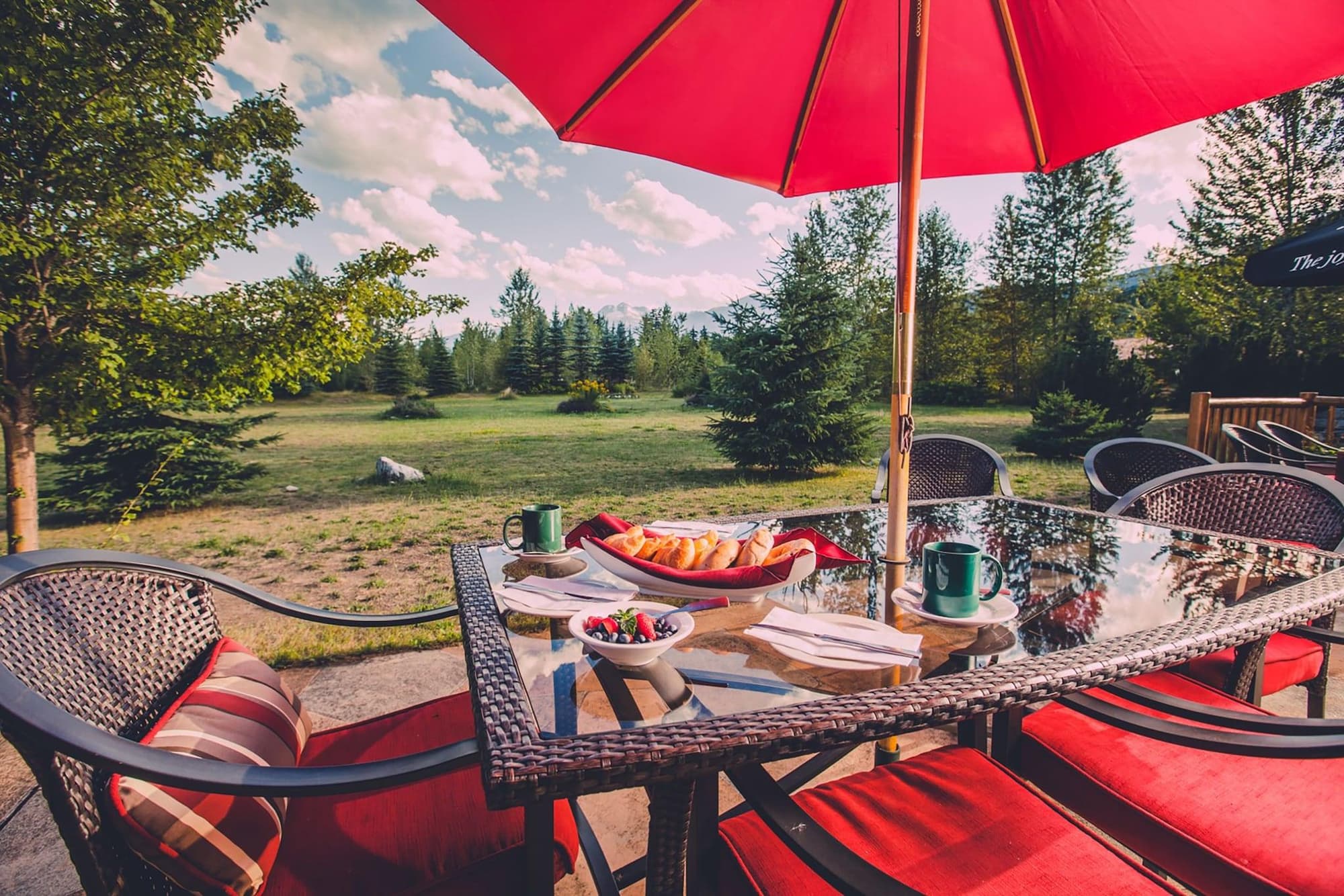 Glacier House Resort