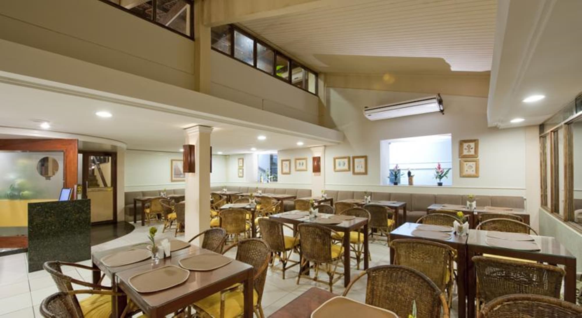 Marsol Beach, Restaurant