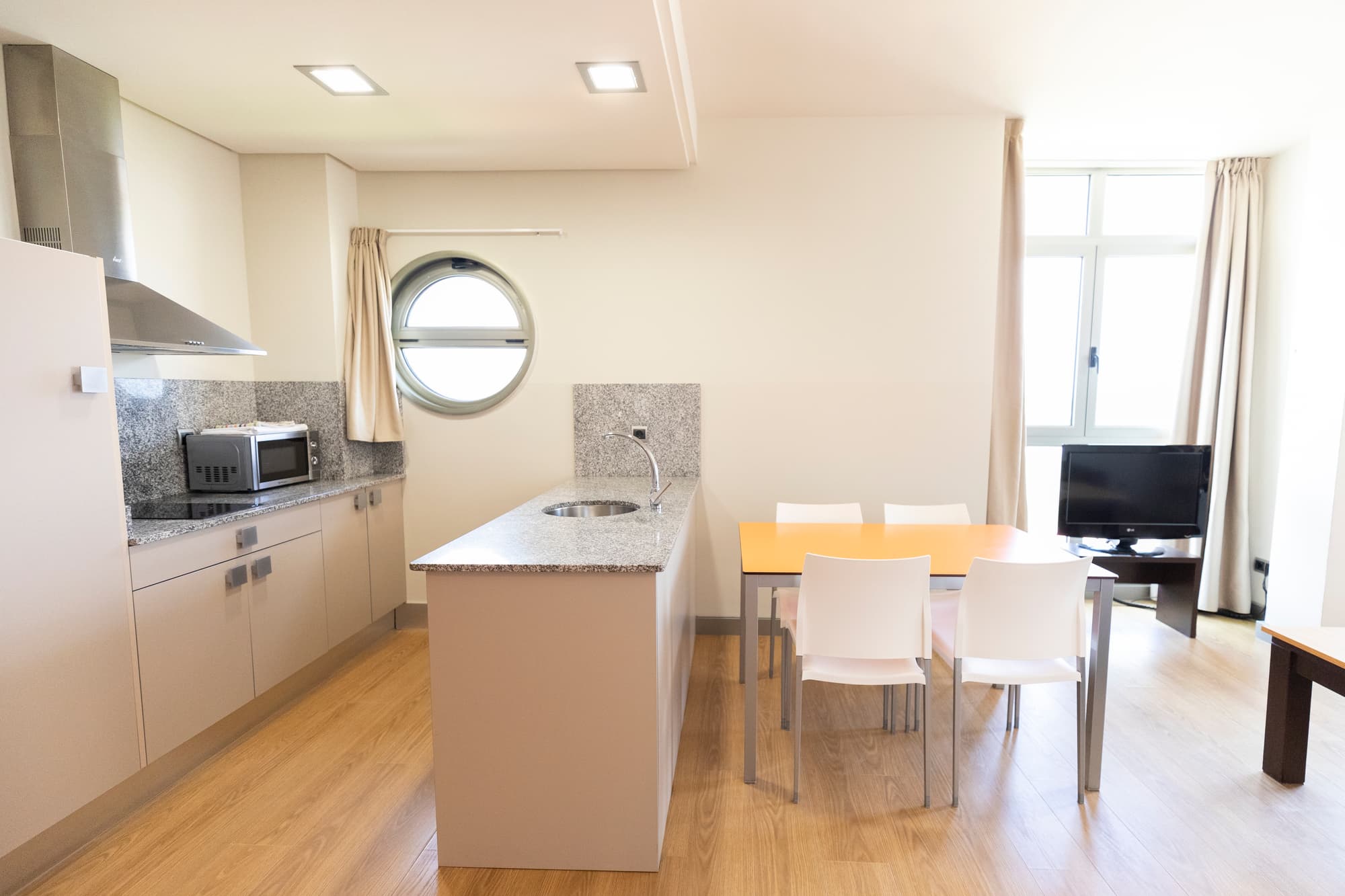 Maritimo Ris Apartamentos