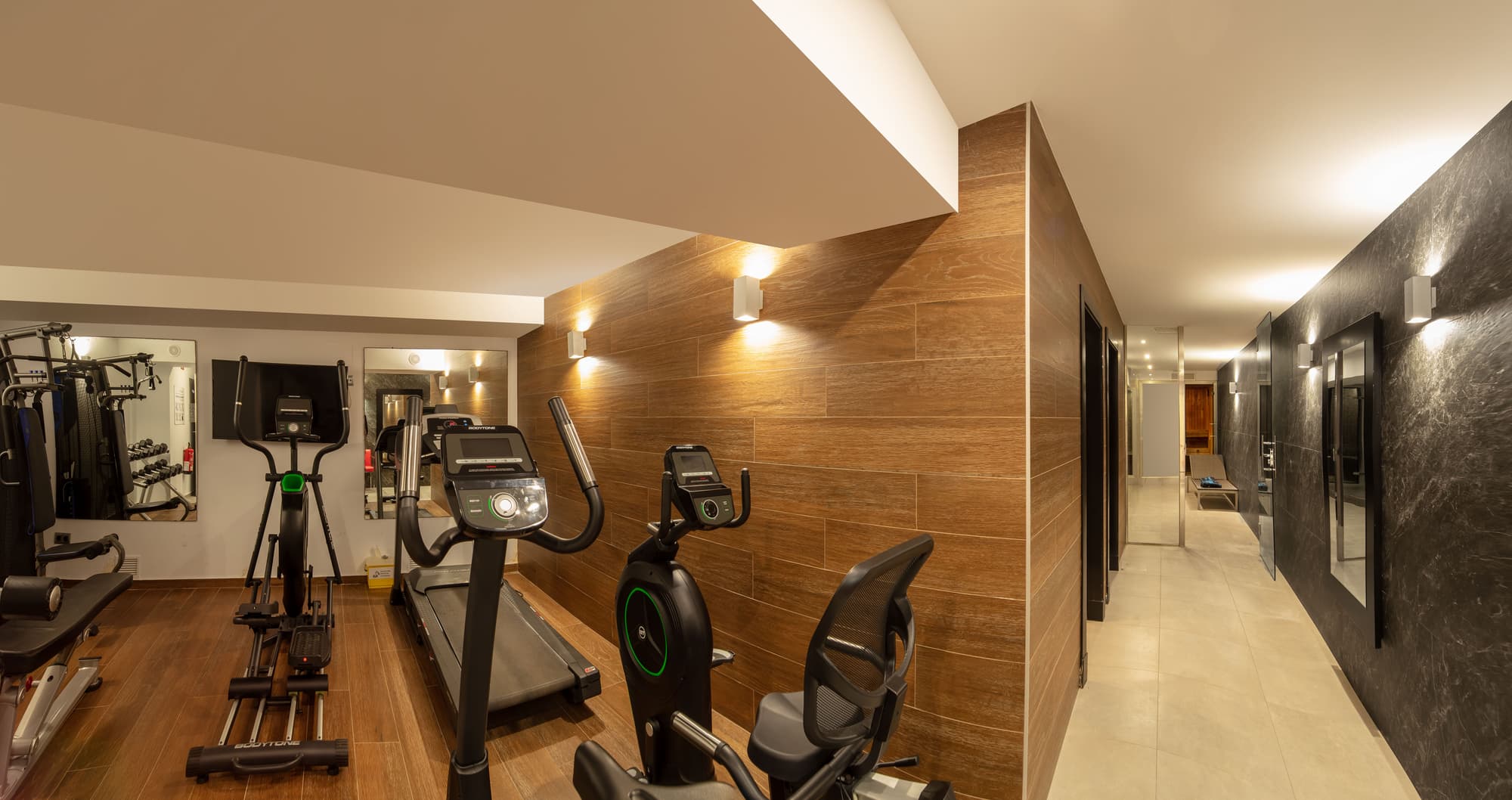 RH Boutique  Porto Cristo, Sports and Entertainment