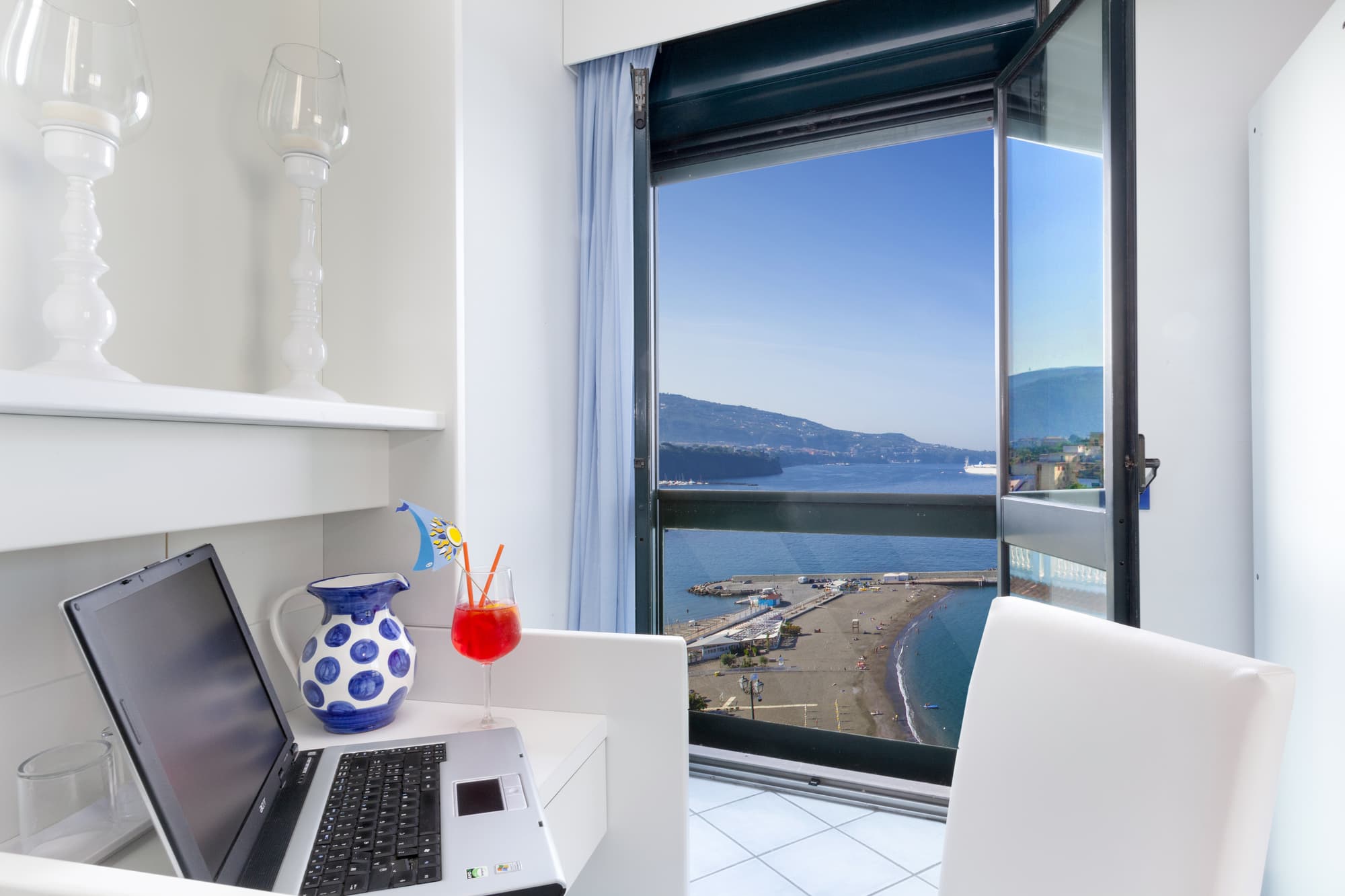 Panorama Palace, Room